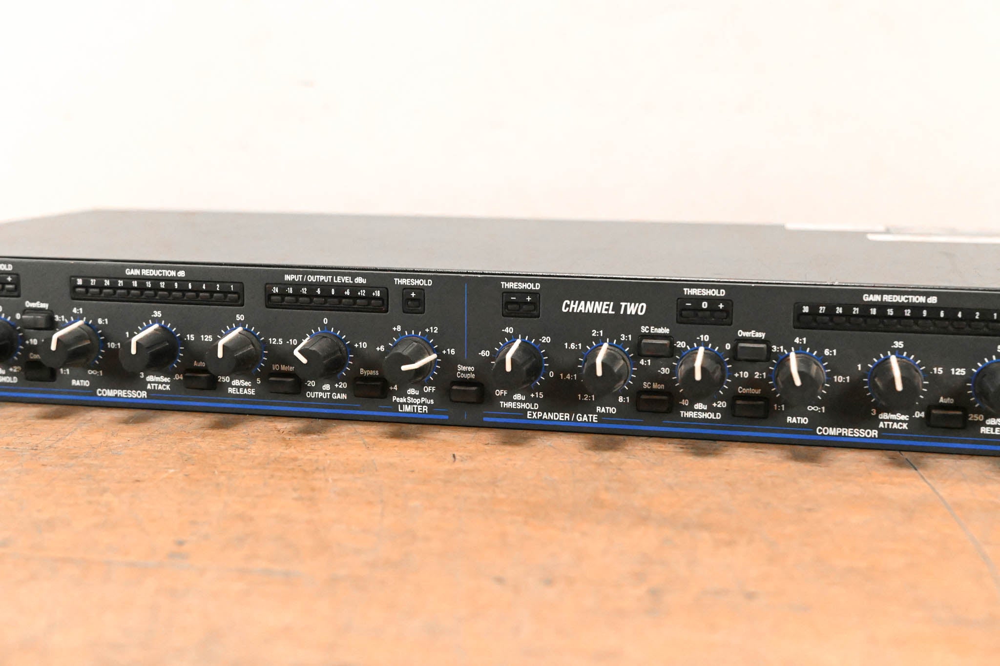 dbx 1066 2-Channel Compressor/Limiter/Gate