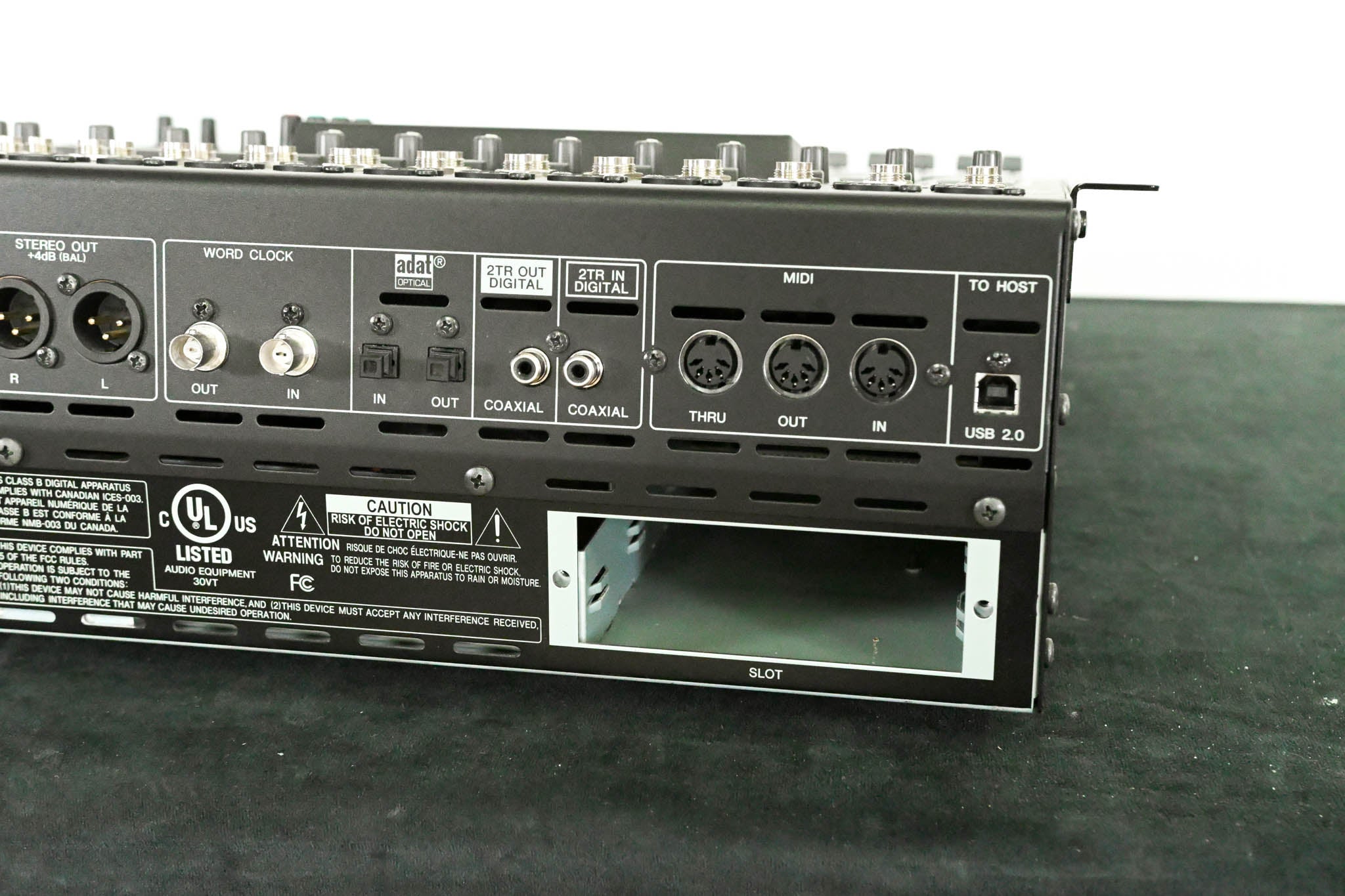Yamaha 01V96i 96kHz 40-Channel Digital Mixing Console