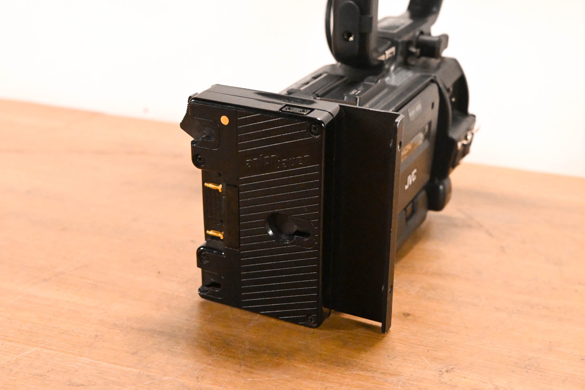 JVC GY-HD100 High Definition 3-CCD MiniDV Professional Camcorder