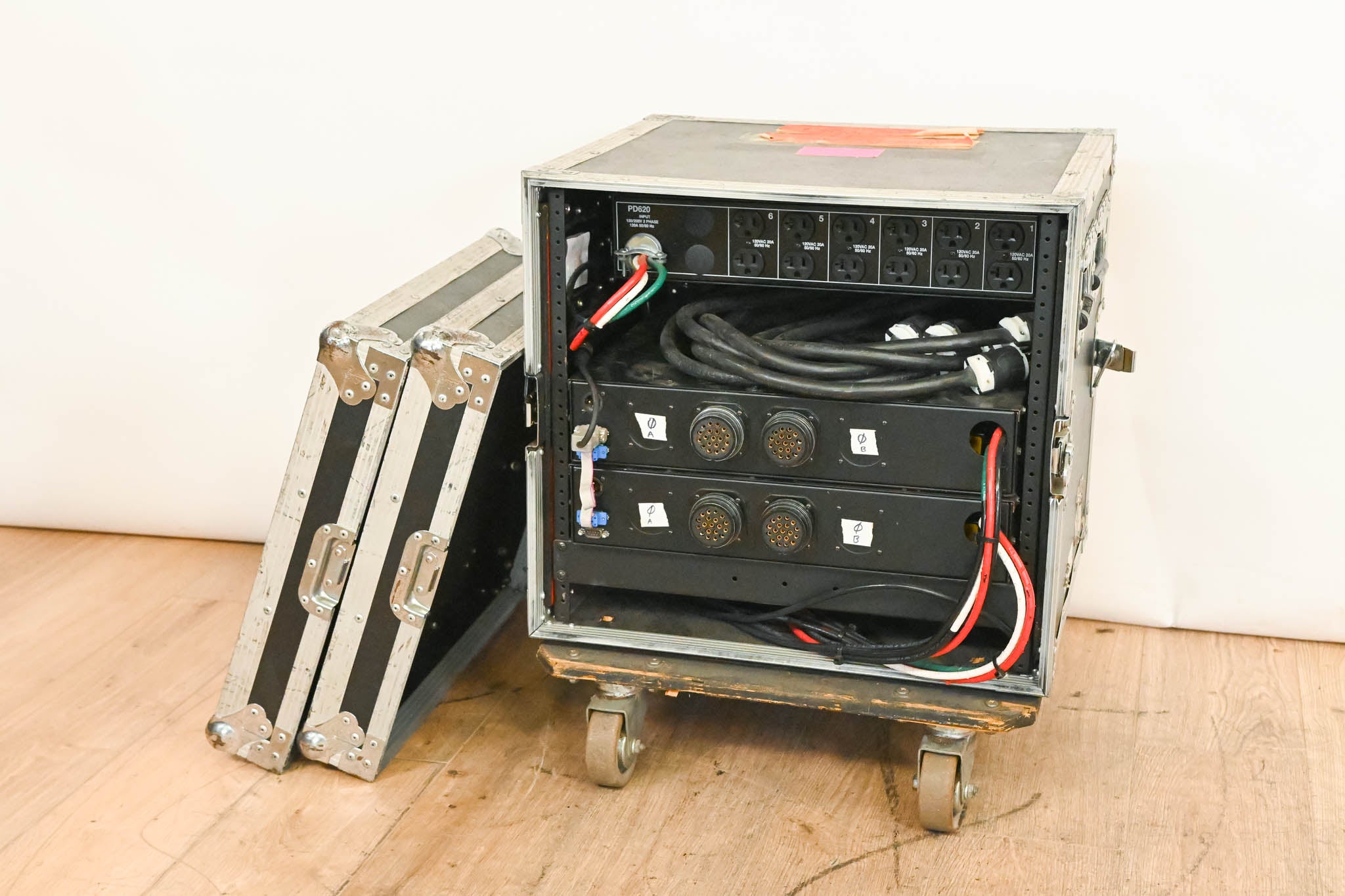 Lightronics 24-Channel Dimmer Rack with Road Case