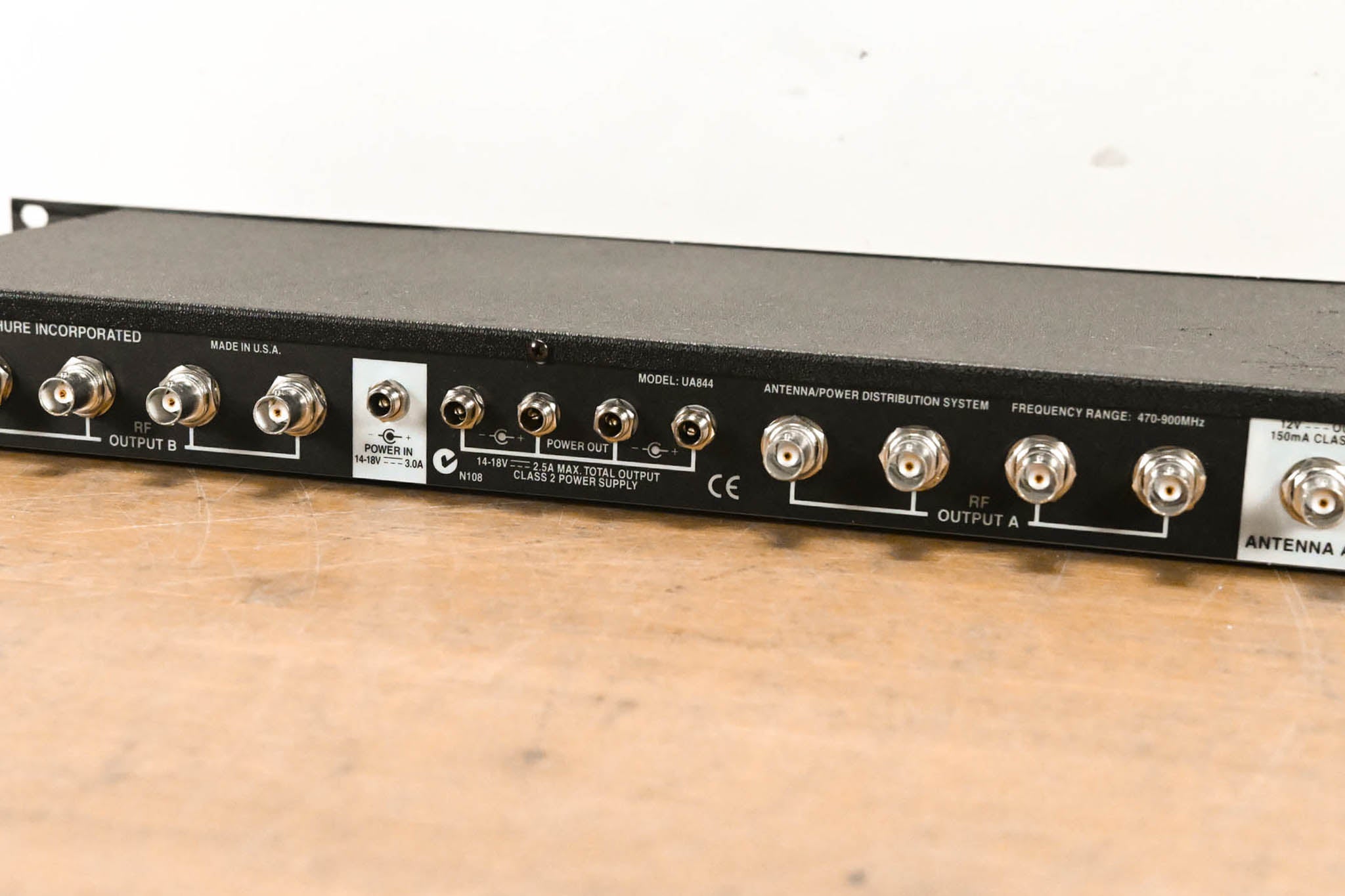 Shure UA844US Wideband UHF Antenna and Power Distributor (NO PSU)