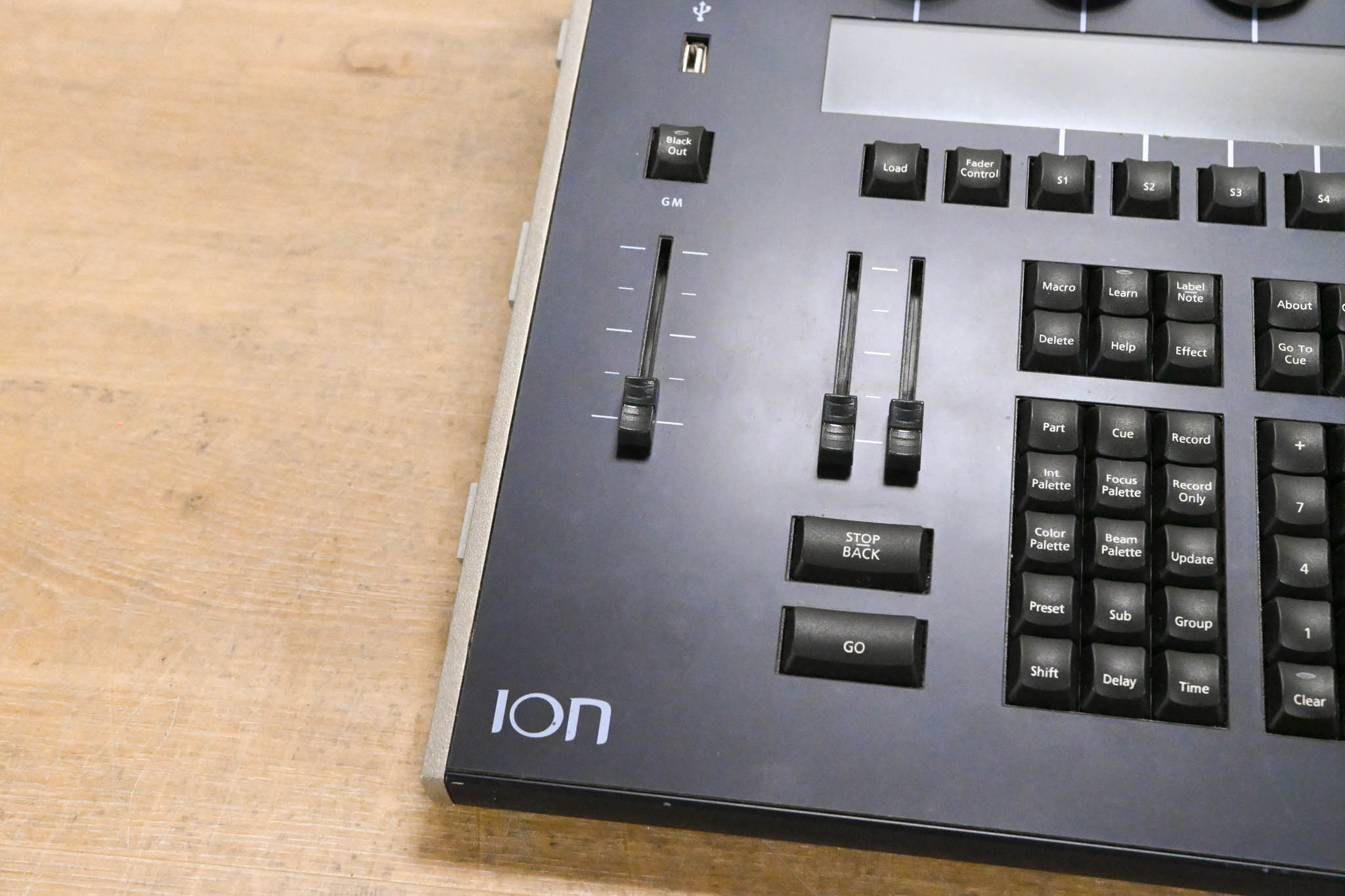 ETC ION 1000 Lighting Console
