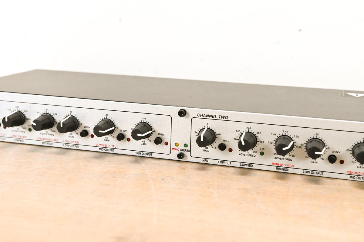 dbx 234xs 2/3-Way Stereo, 4-Way Mono Crossover