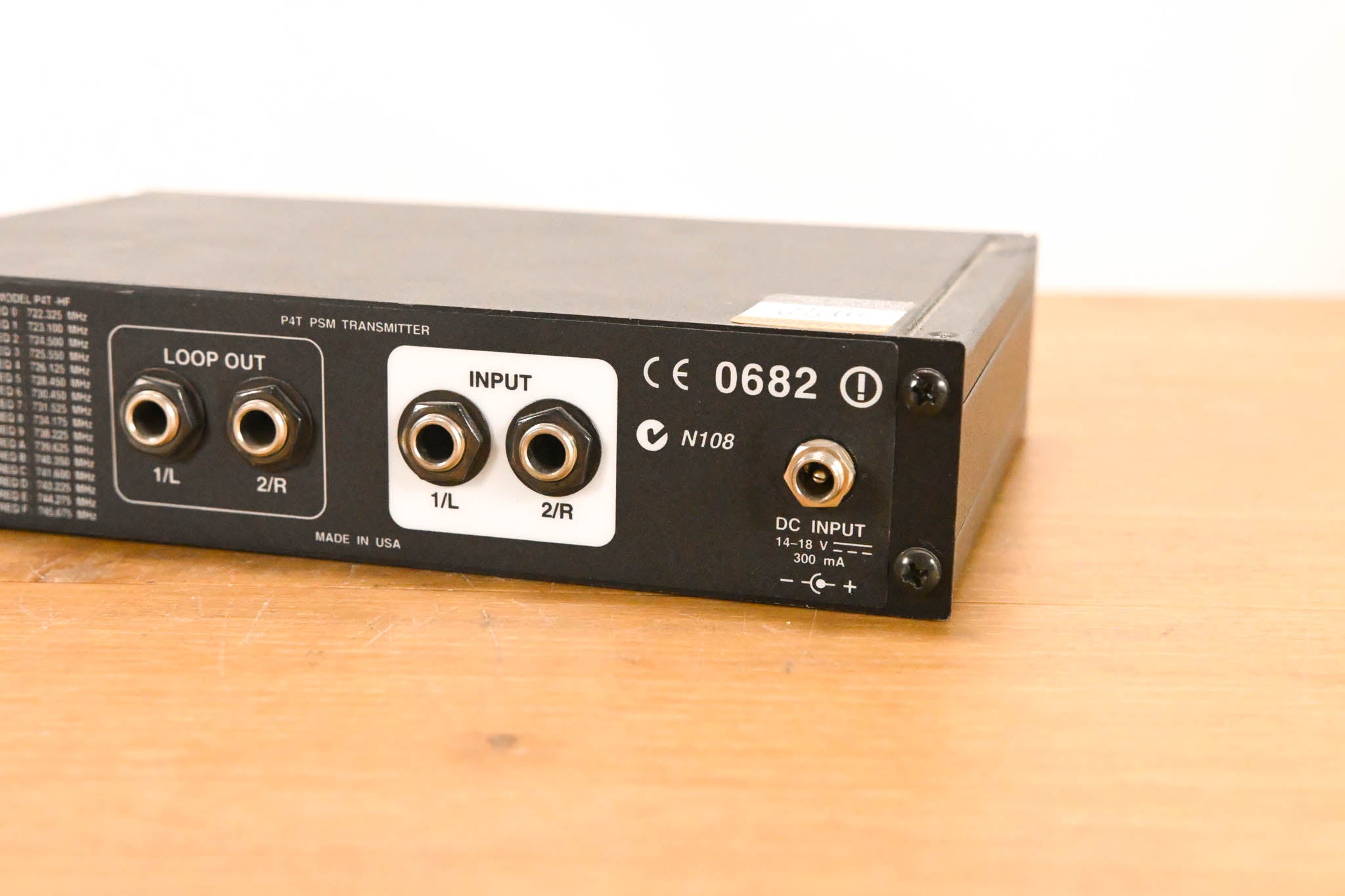 Shure PSM 400 In-Ear Monitoring System - 722-746 MHz (NO POWER SUPPLY)