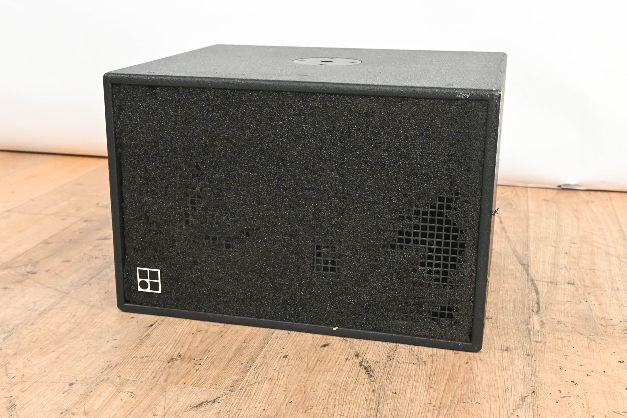 d&b audiotechnik E12-SUB Compact Bass-Reflex Subwoofer