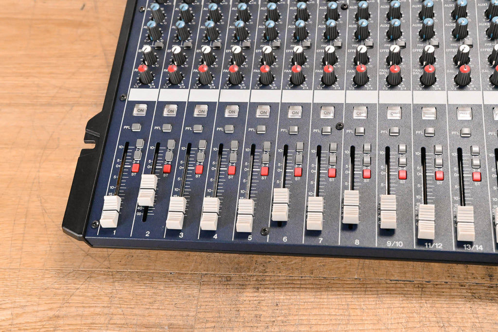Yamaha MG166CX 16-Channel, 6-Bus Analog Mixer CG01WAW