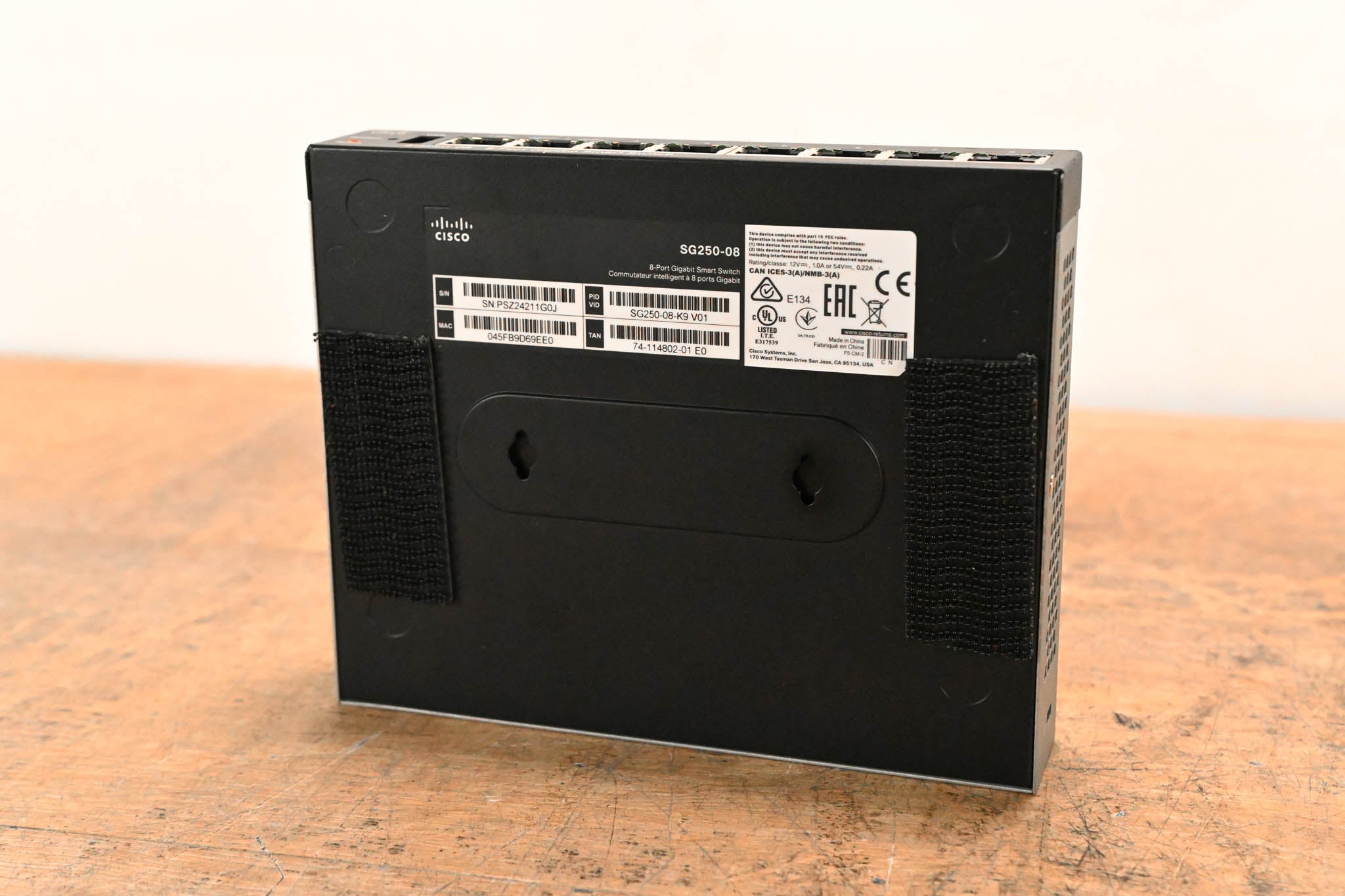 Cisco SG250-08 8-Port Gigabit Smart Switch (NO POWER SUPPLY)