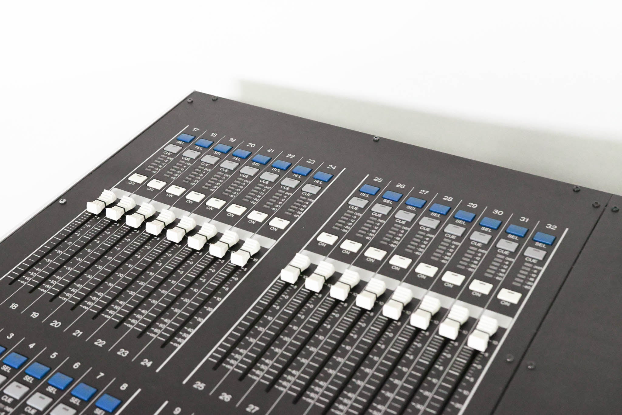 Yamaha M7CL-48 48-Channel Digital Audio Mixing Console
