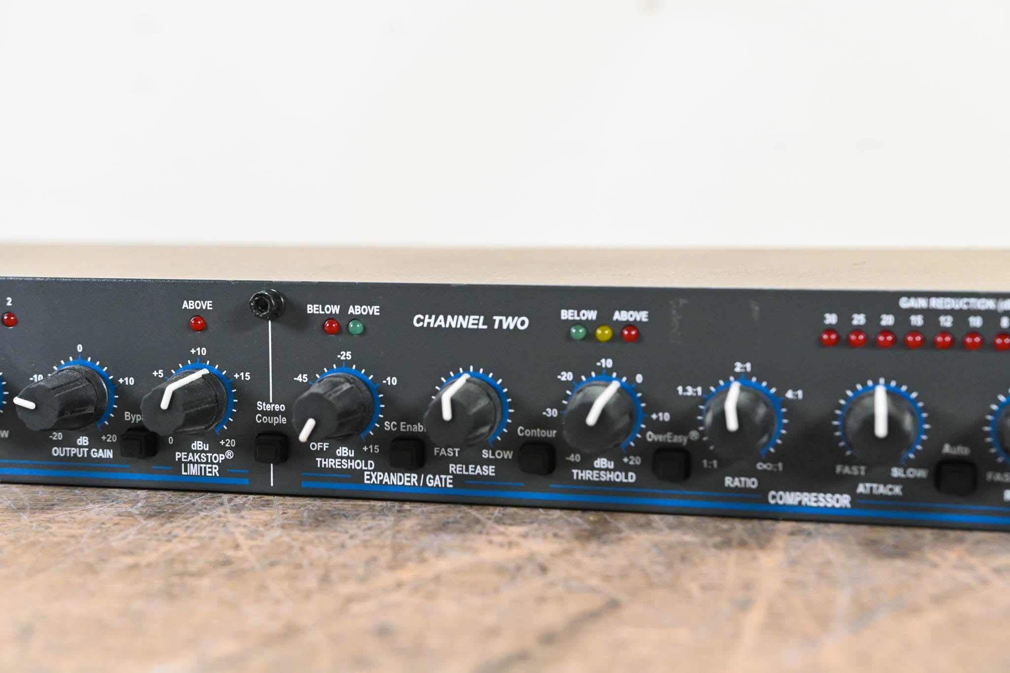 dbx 166XL 2-Channel Compressor/Limiter/Gate