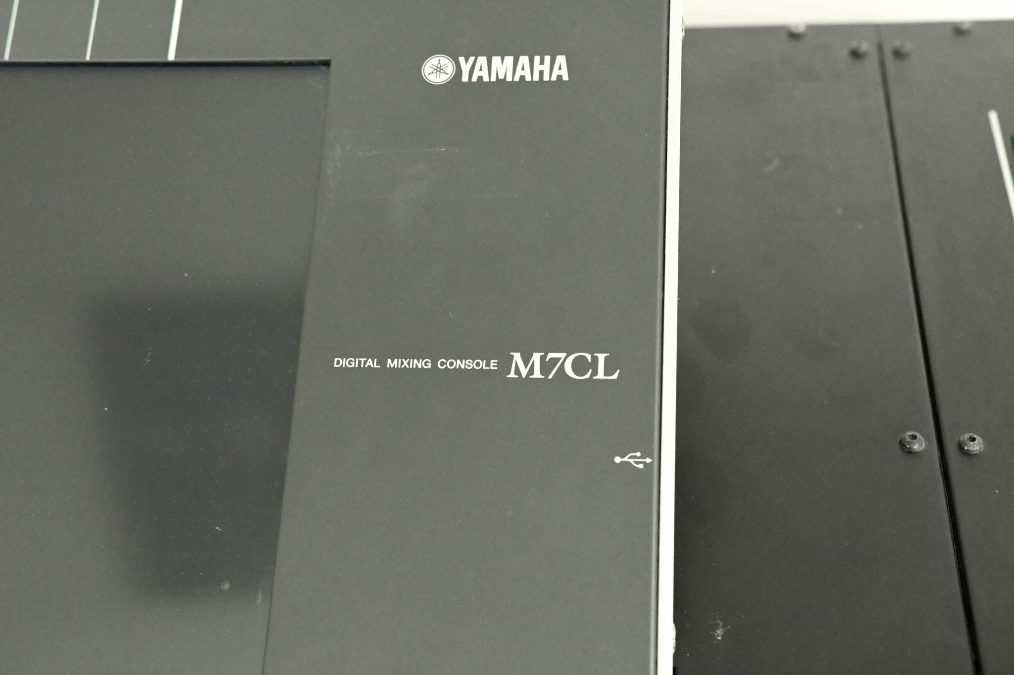 Yamaha M7CL-48 48-Channel Digital Audio Mixing Console