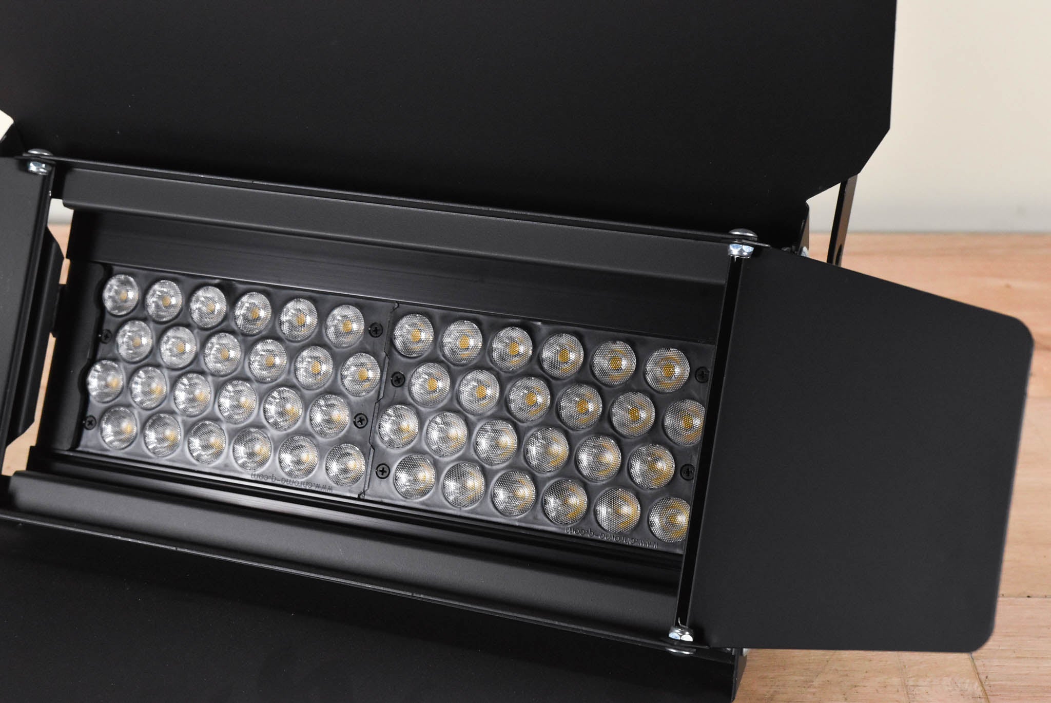 Chroma-Q Studio Force T 12 Tungsten White LED Fixture