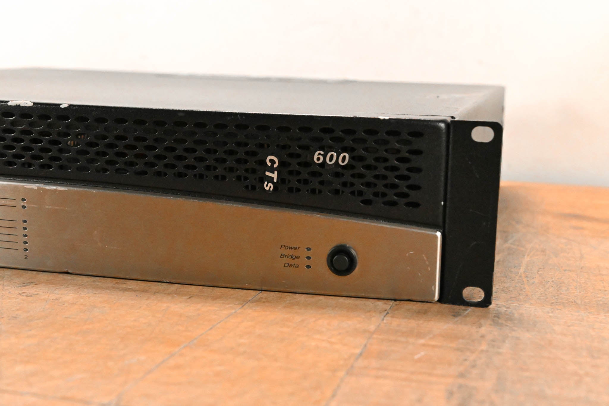 Crown CTs 600 Two-Channel 300W Power Amplifier