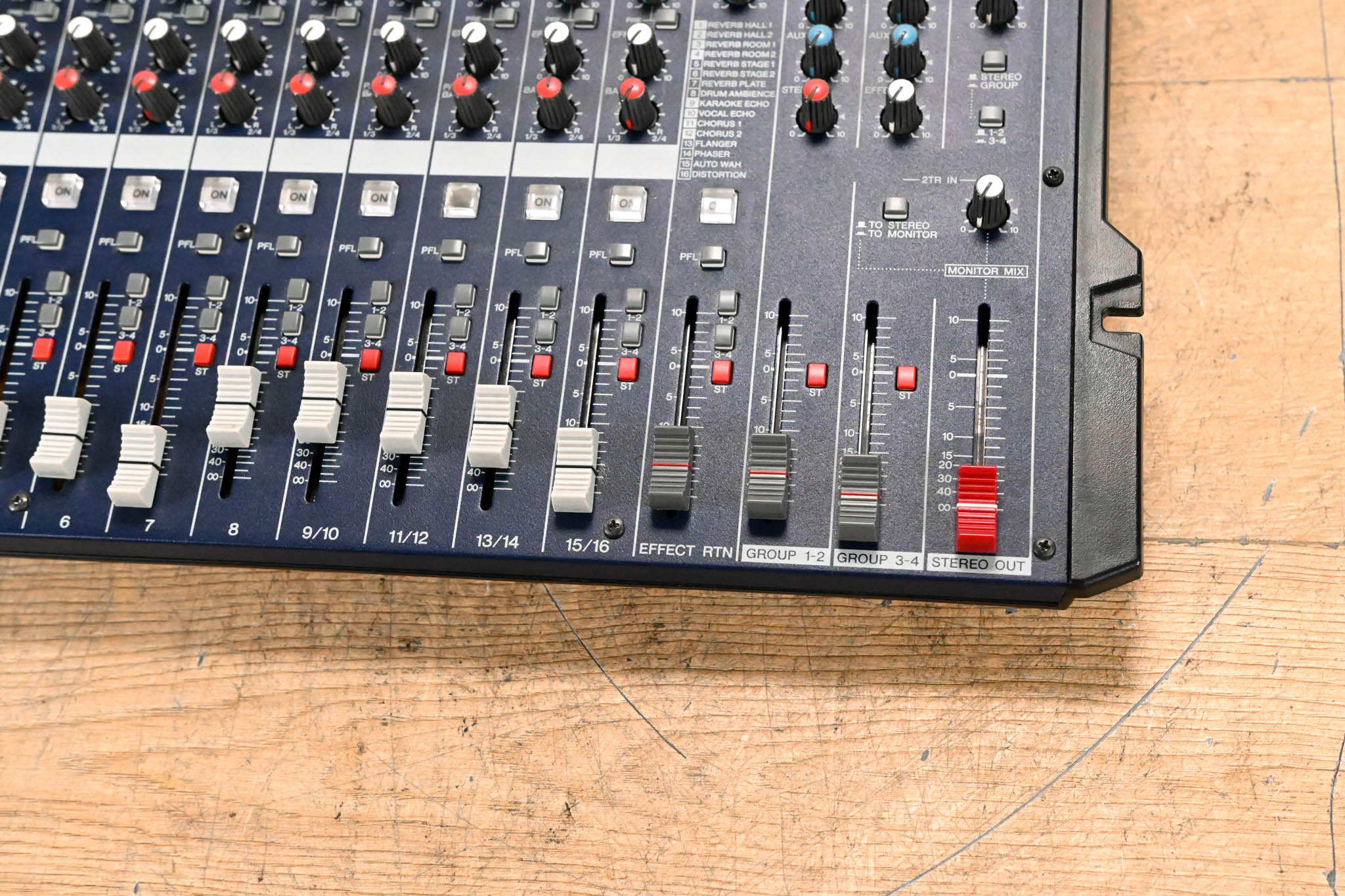 Yamaha MG166CX 16-Channel, 6-Bus Analog Mixer