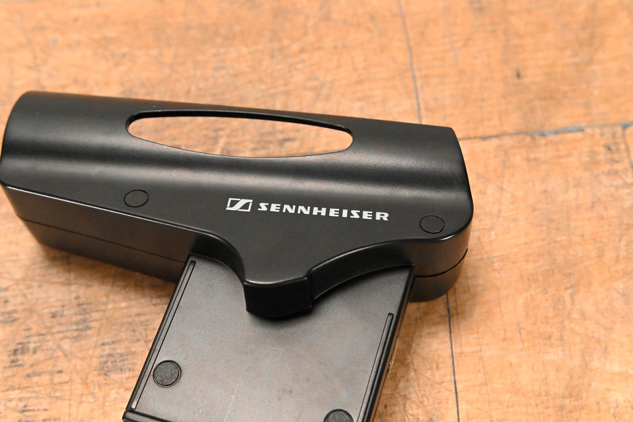 Sennheiser LA 2 Charging Adapter