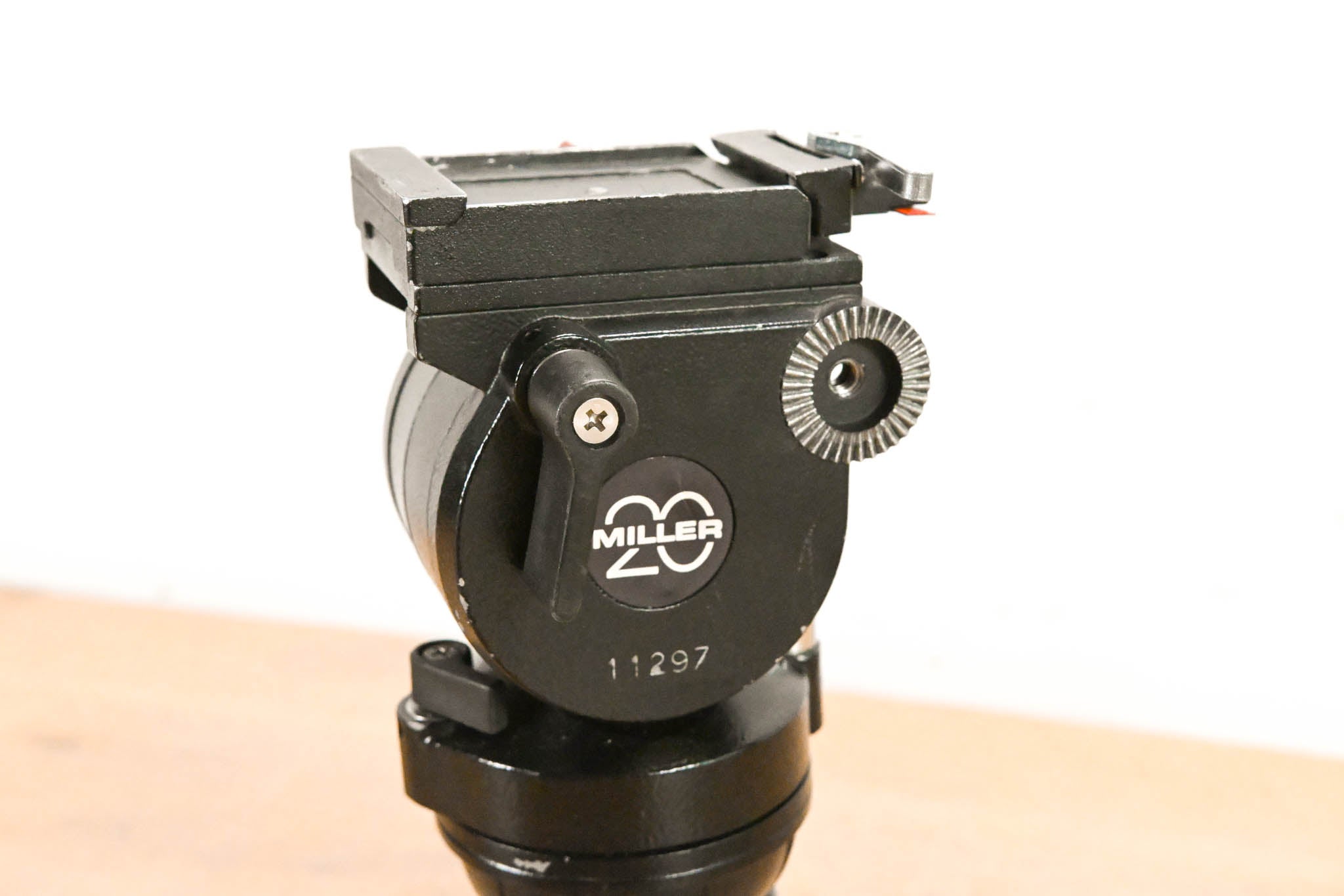 Miller 20 Fluid Tripod Head w/ Ball Leveling Base