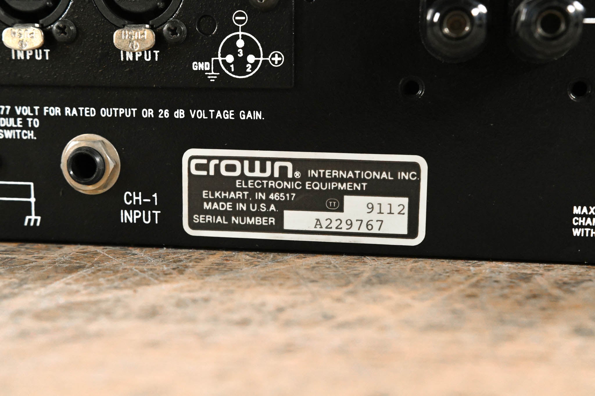 Crown Macro-Tech 2400 2-Channel Power Amplifier