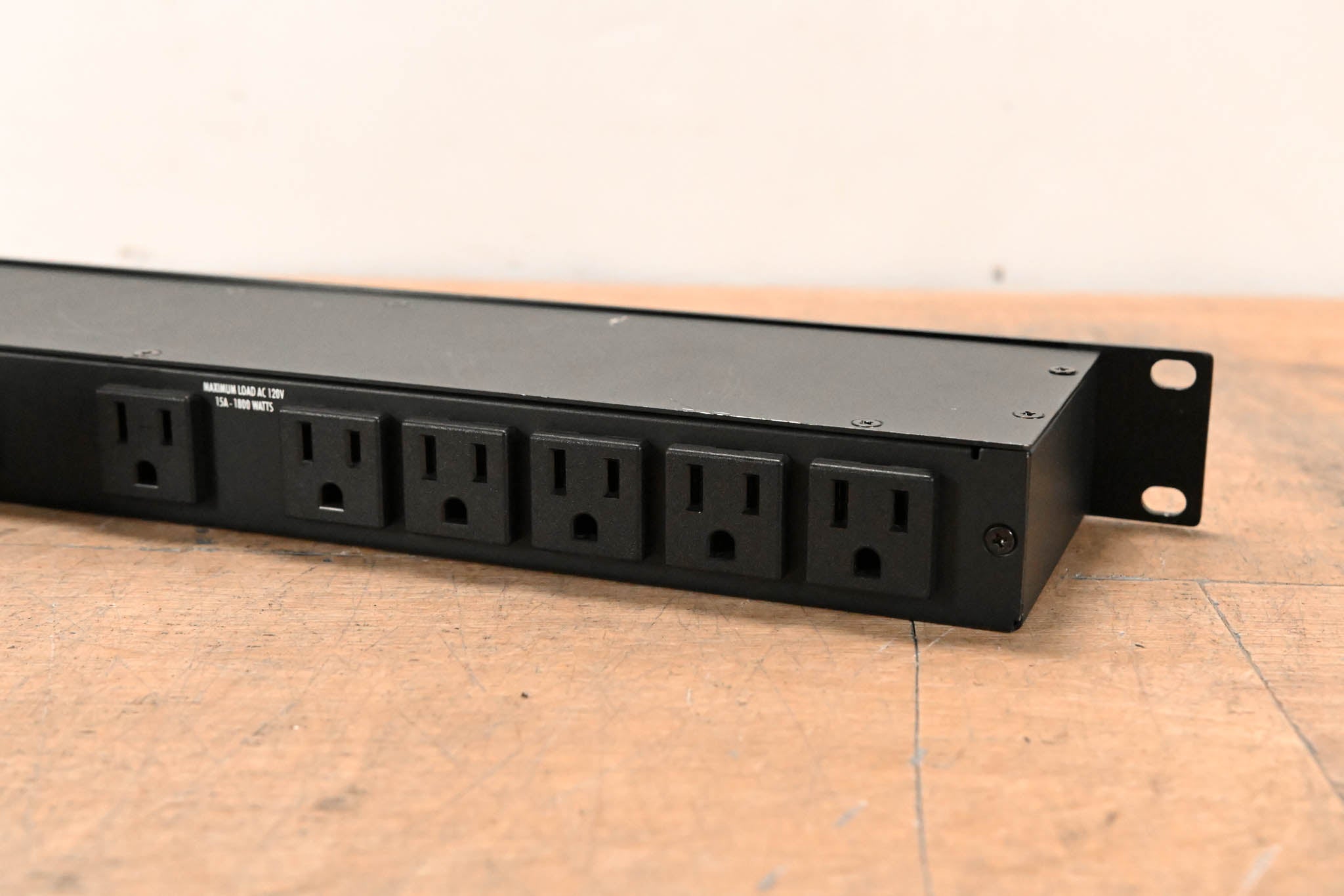 Furman M-8x2 8-Outlet Power Conditioner