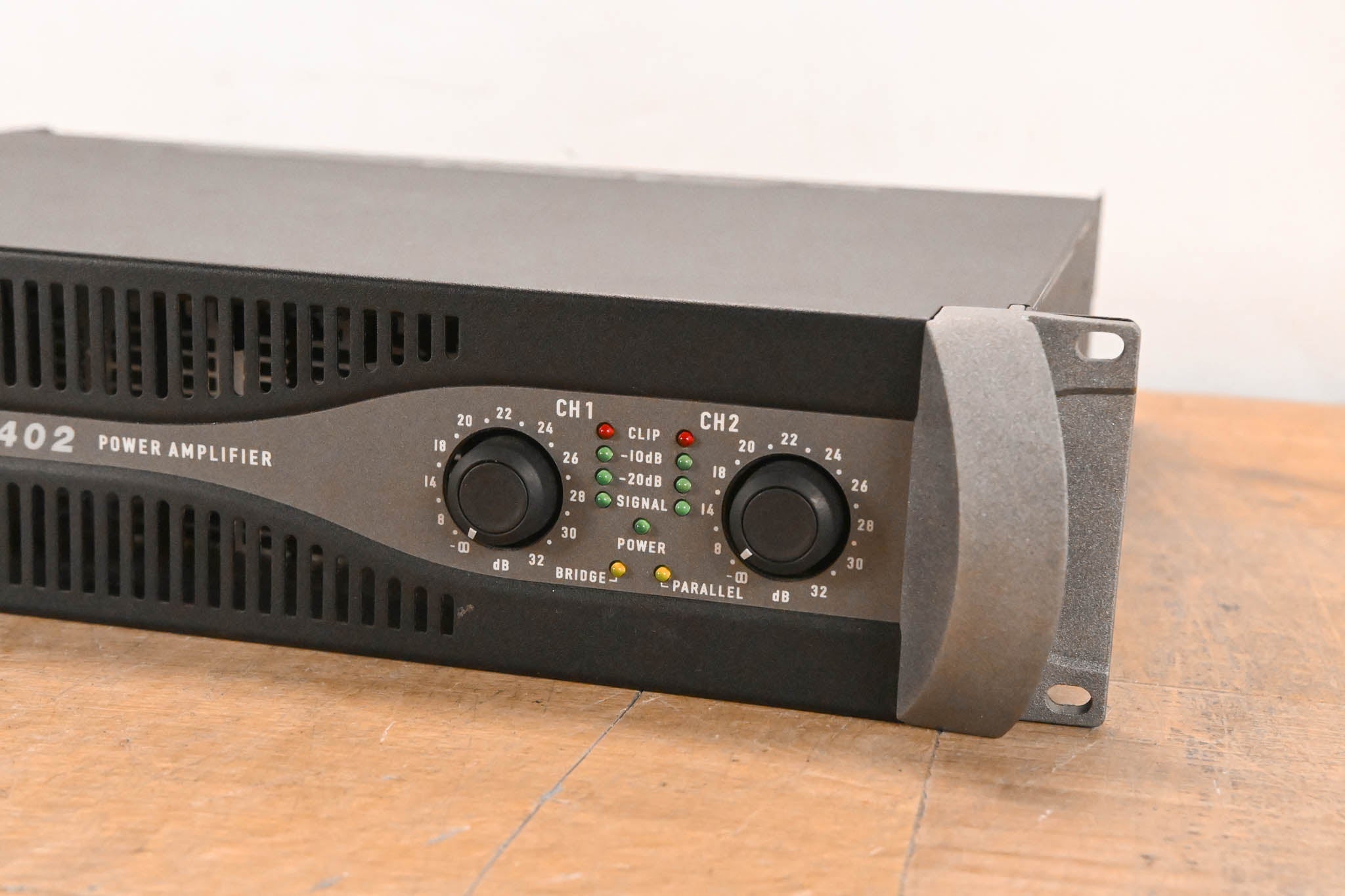 QSC PLX2402 2-Channel Power Amplifier