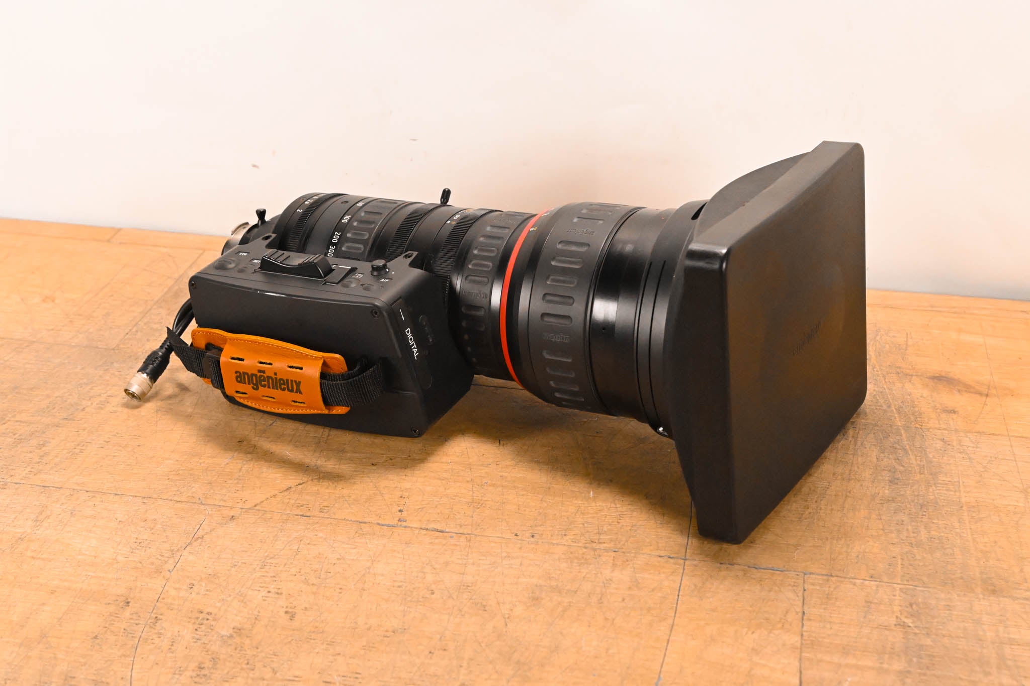 Angénieux AIF-HD T40x11BESSD HD 1:2/11-440mm Broadcast Box Lens