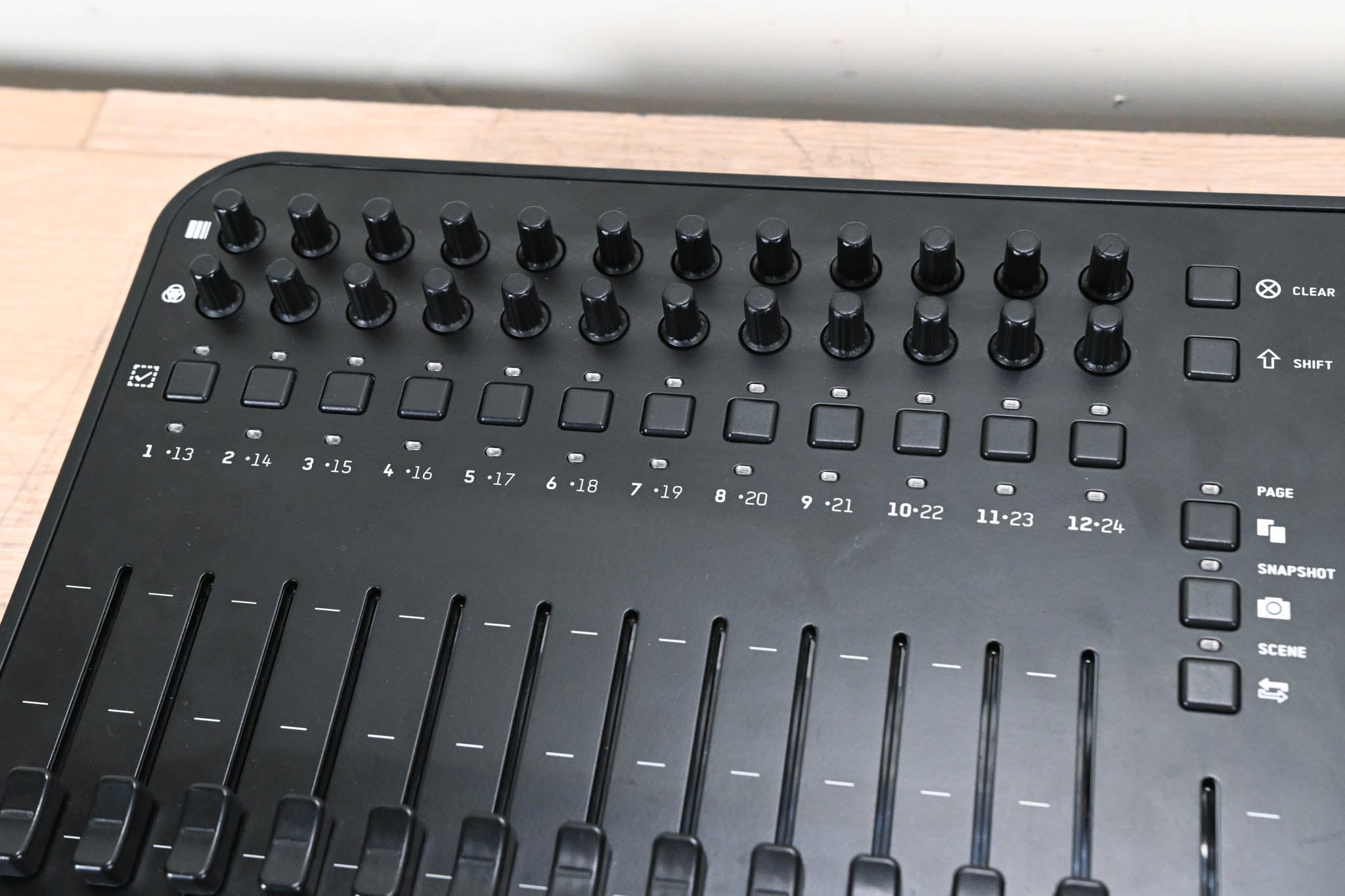 Jands Stage CL Compact Lighting Console (NO POWER SUPPLY)