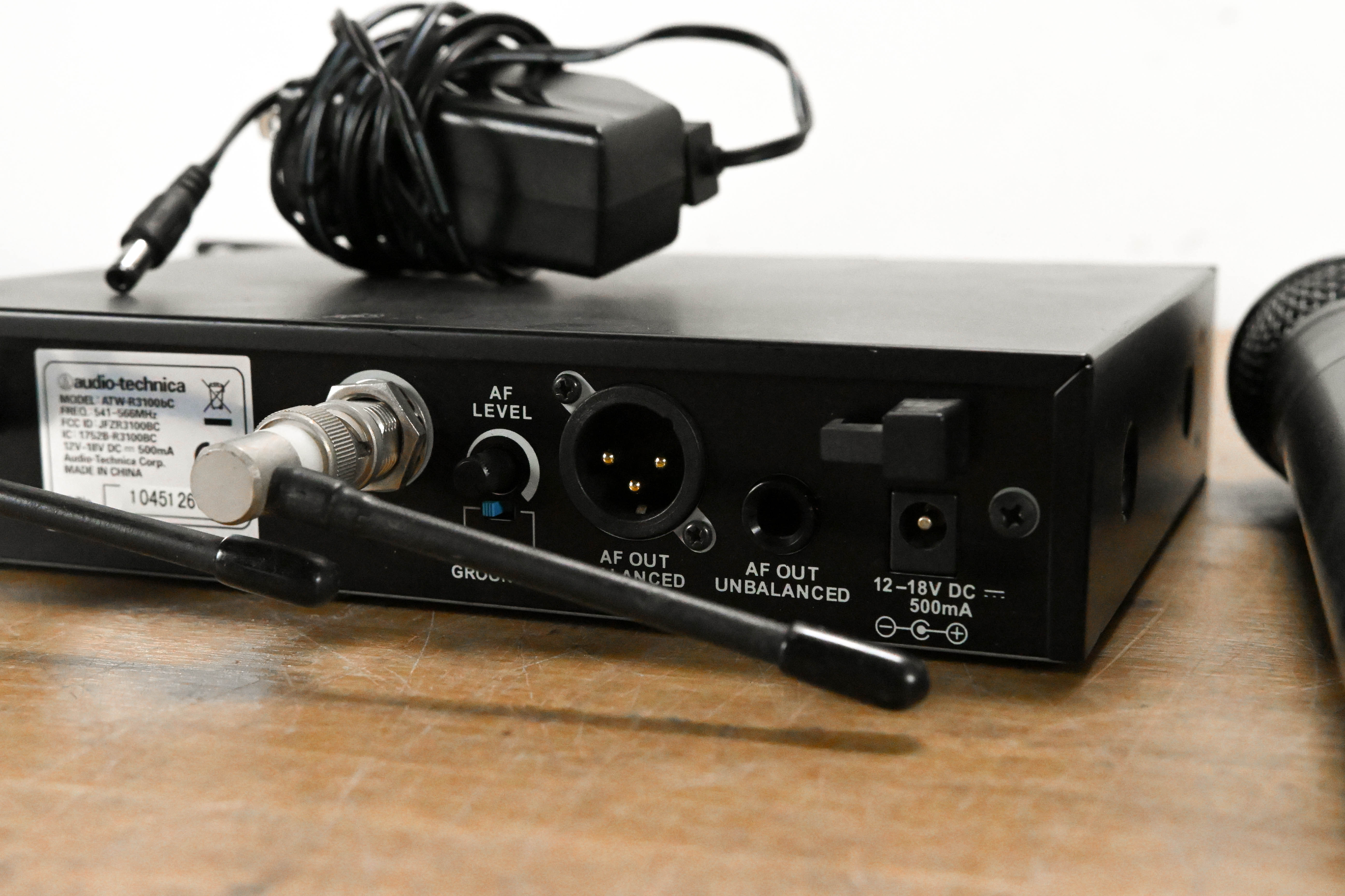 Audio-Technica ATW-R3100bC Receiver w/ ATW-T341bC Mic 541-566 MHz