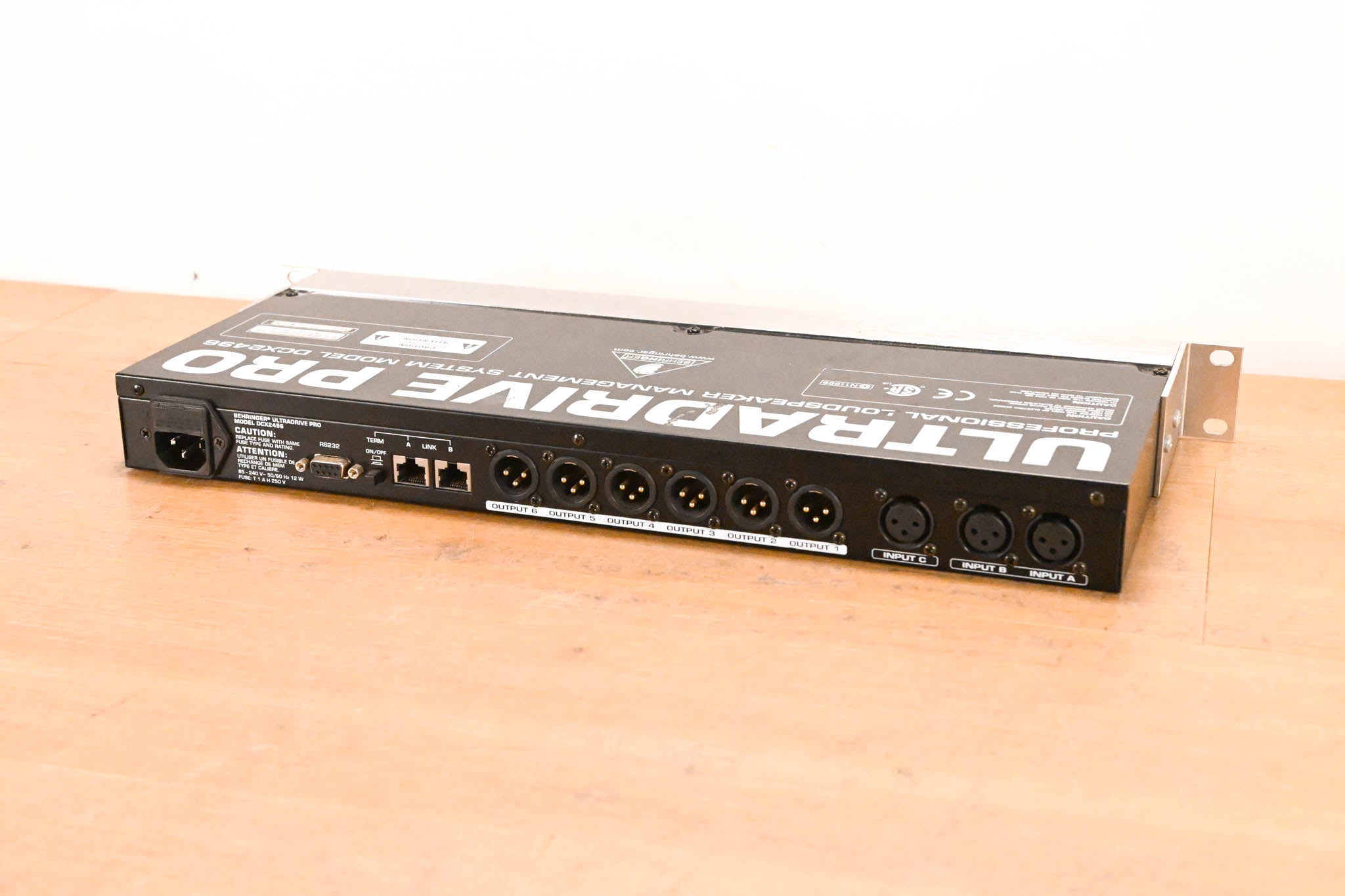 Behringer ULTRADRIVE PRO DCX2496 Loudspeaker Management System