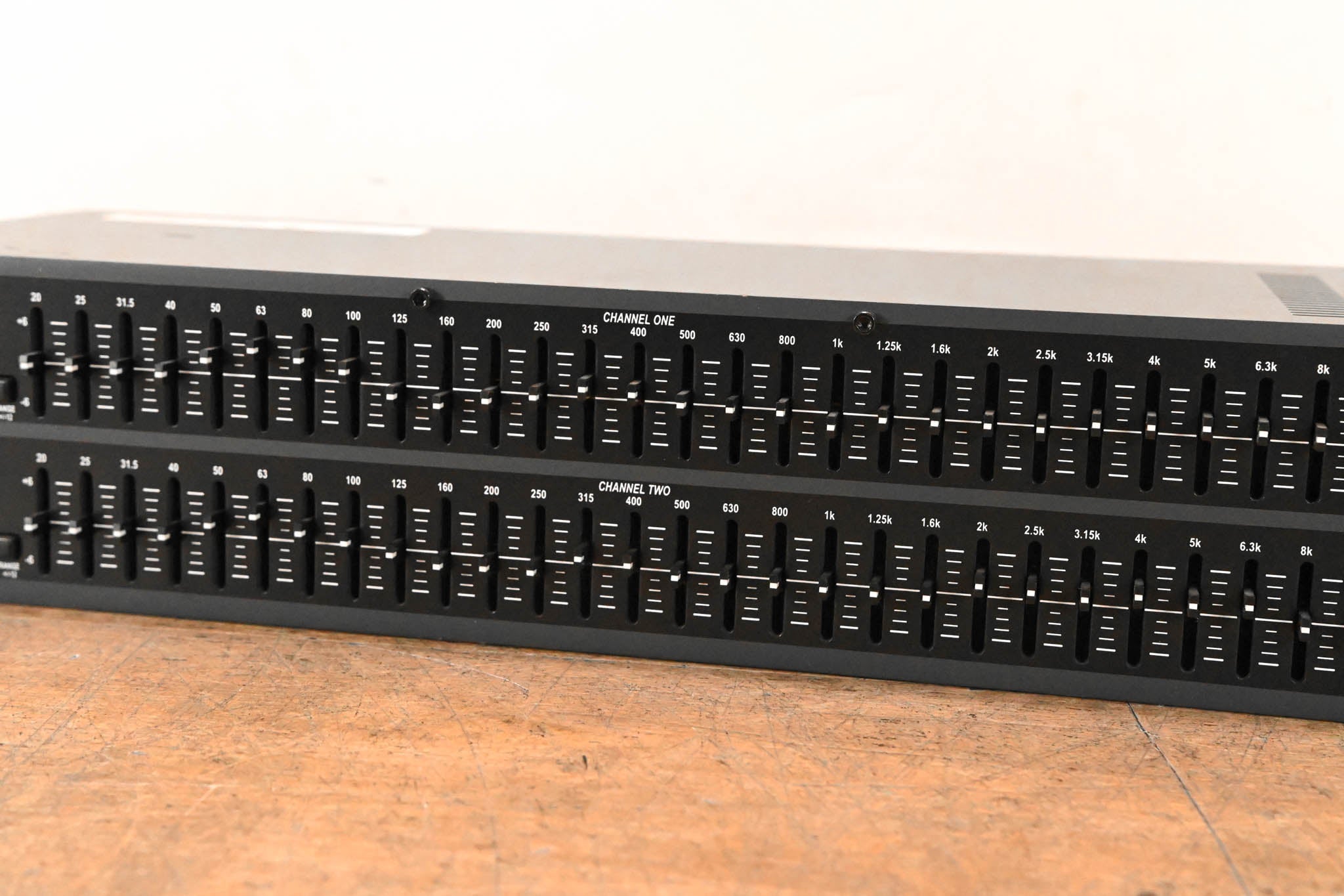 dbx 231 Dual-Channel 31-Band Graphic Equalizer