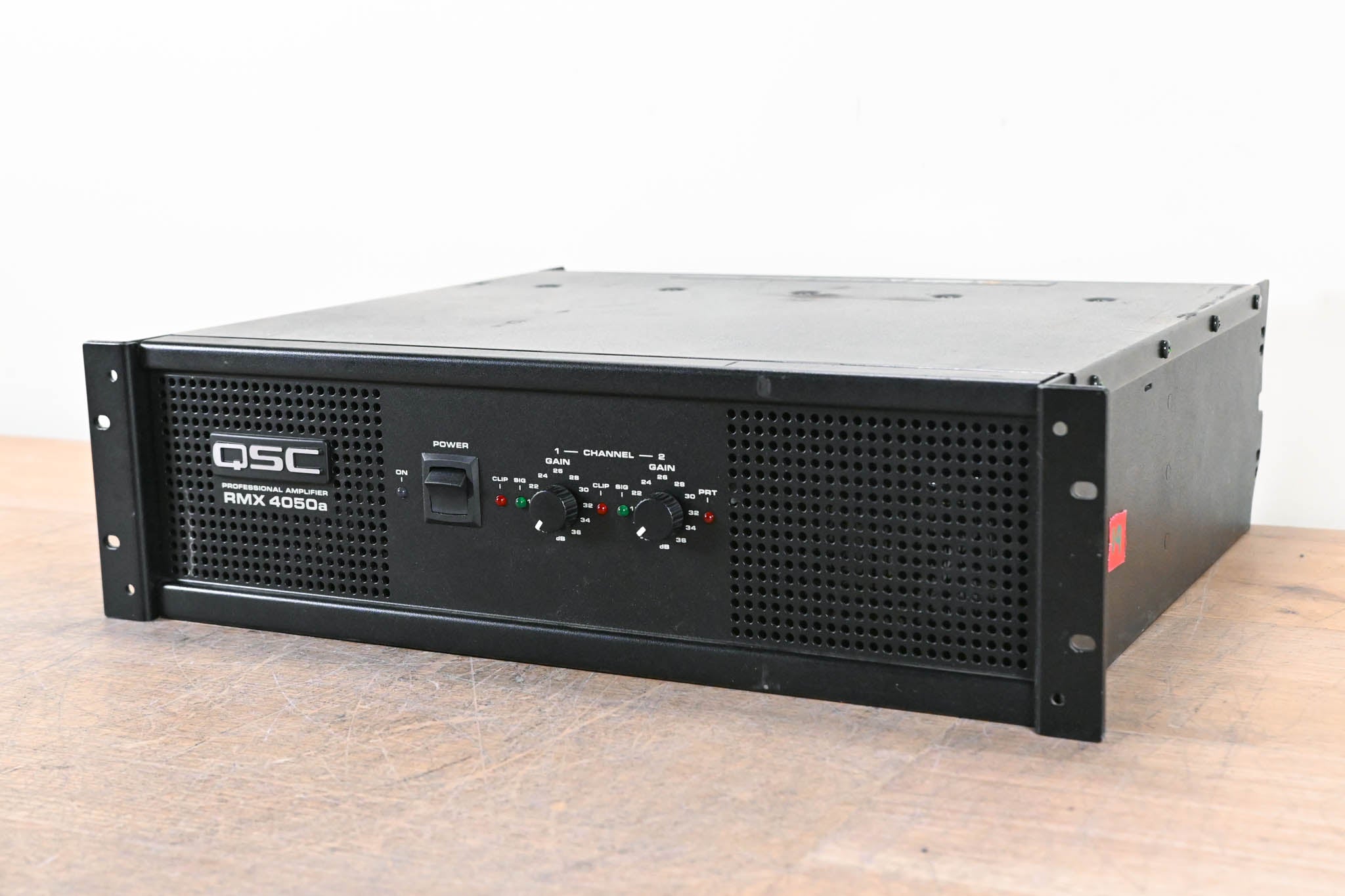 QSC RMX 4050a Two-Channel Power Amplifier