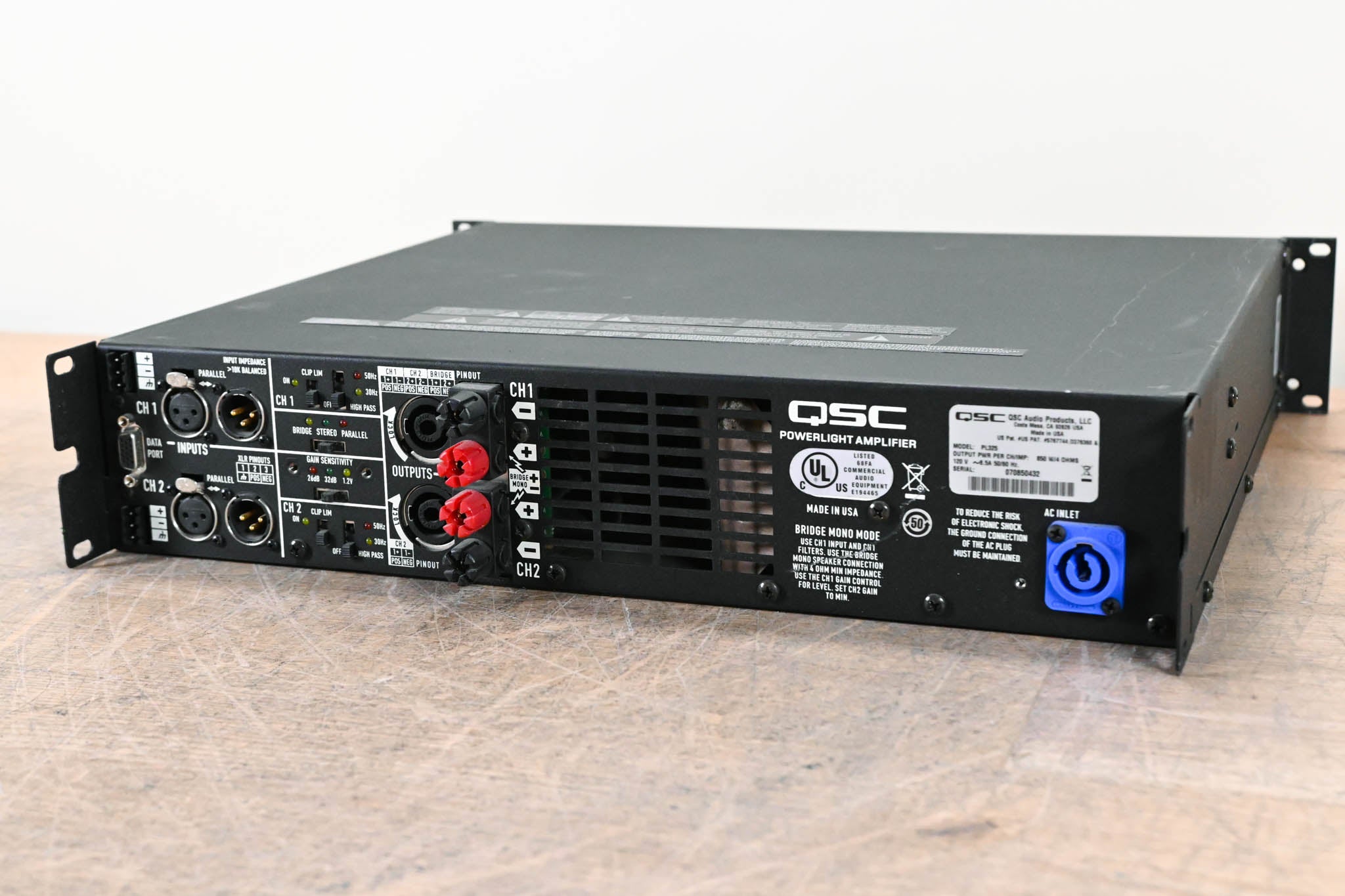 QSC PL325 Powerlight 3 Series 2-Channel Power Amplifier