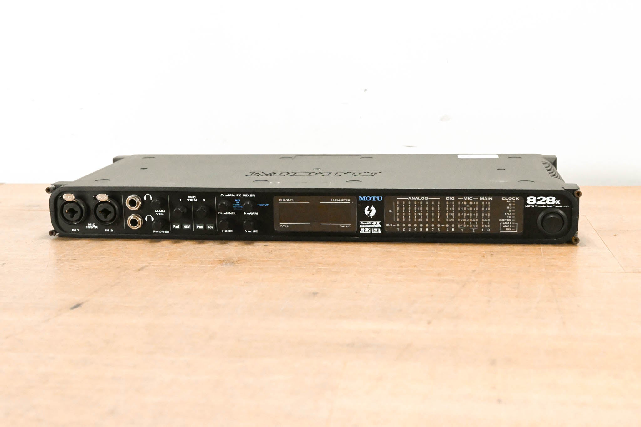 MOTU 828x 28x30 Thunderbolt / USB 2.0 Audio Interface