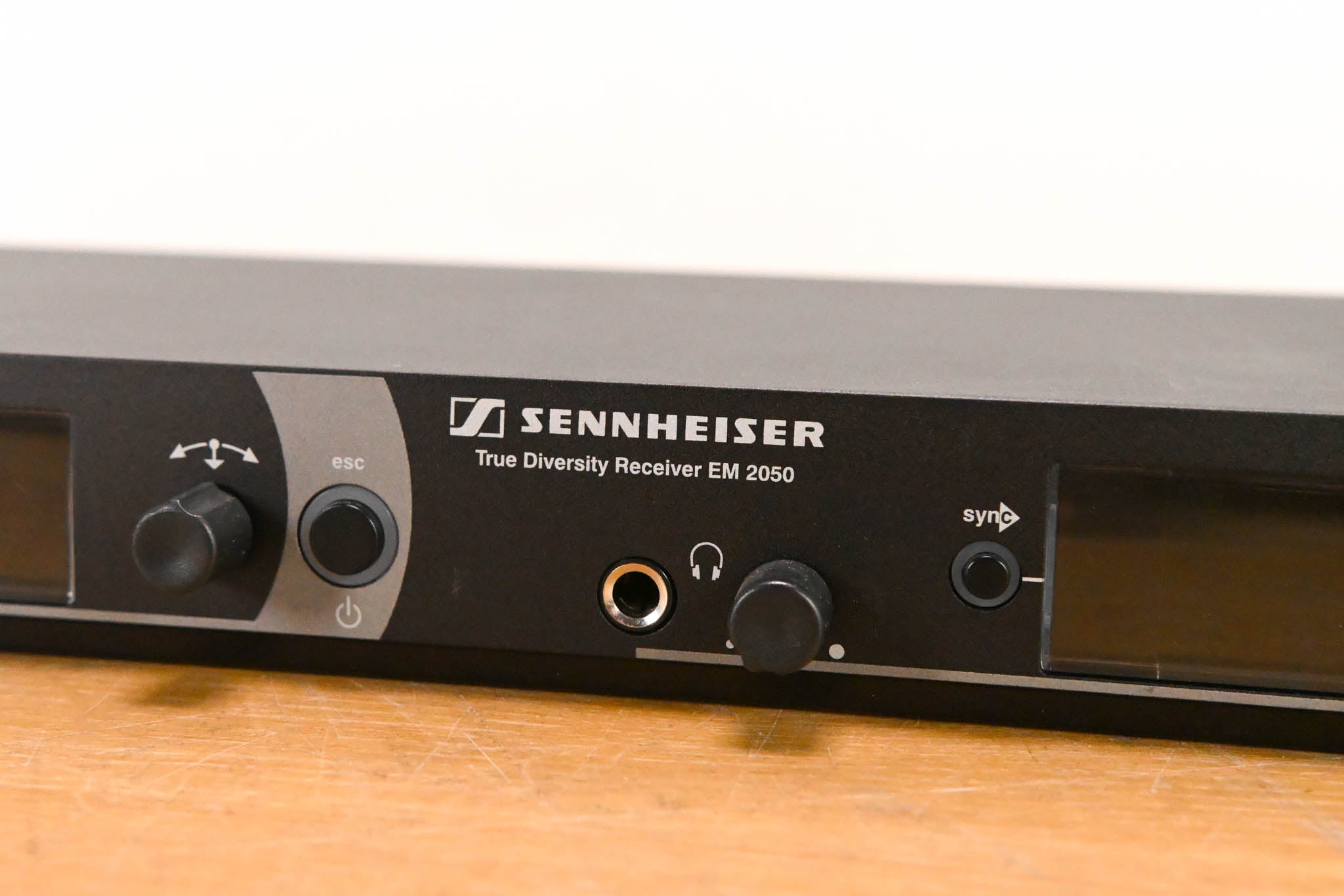 Sennheiser EM 2050 Wireless Receiver w/ Handheld - 558-626MHz NO CAPSULE