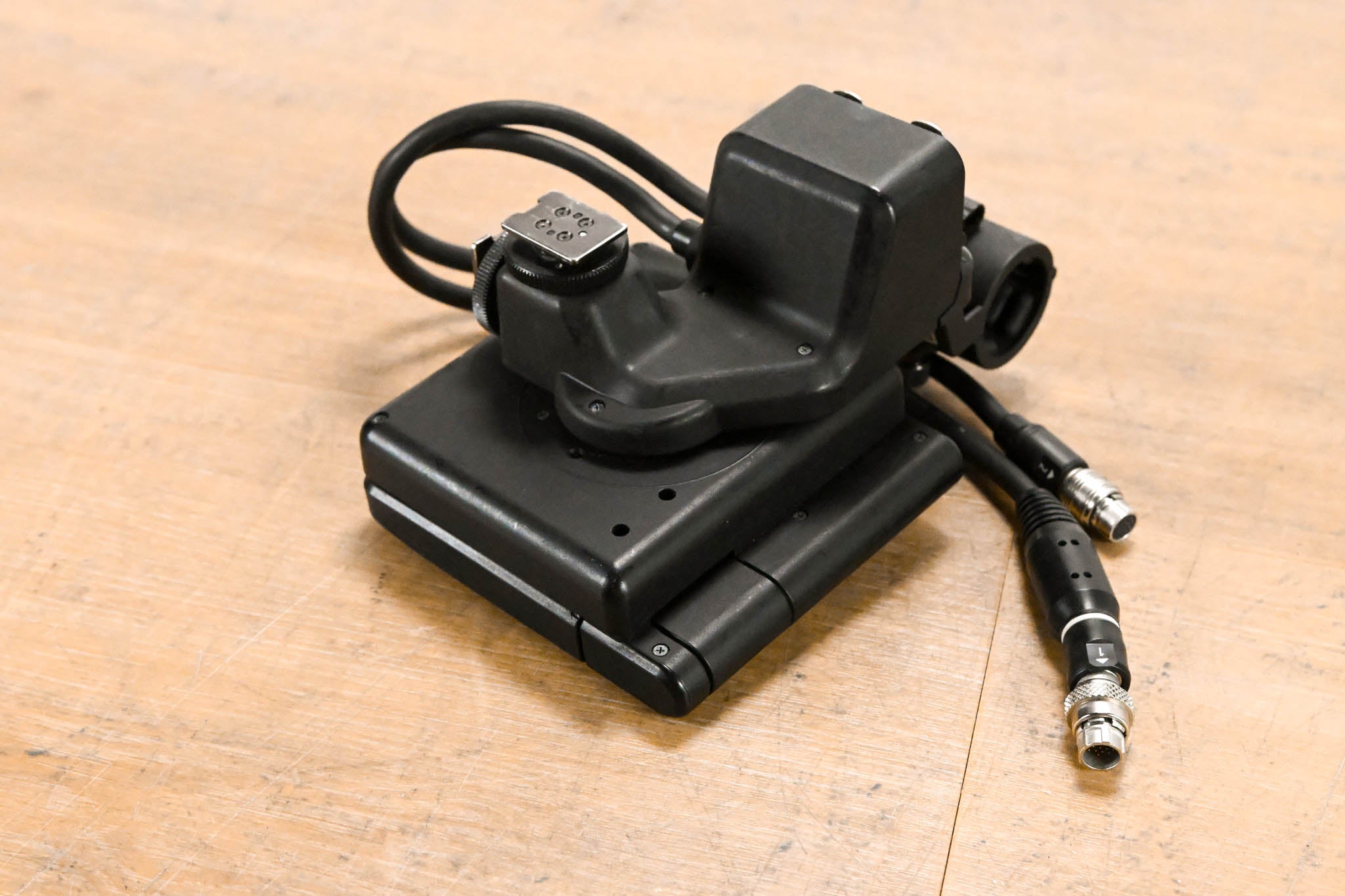 Canon C300/C500 Monitor with Microphone Holder
