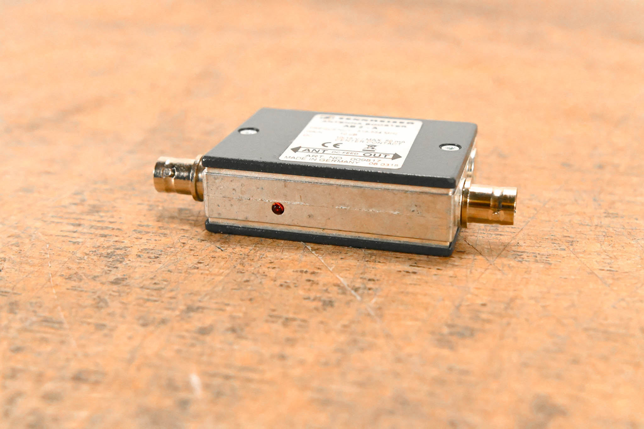 Sennheiser AB2-A Antenna Booster - A Range: 518-554 MHz