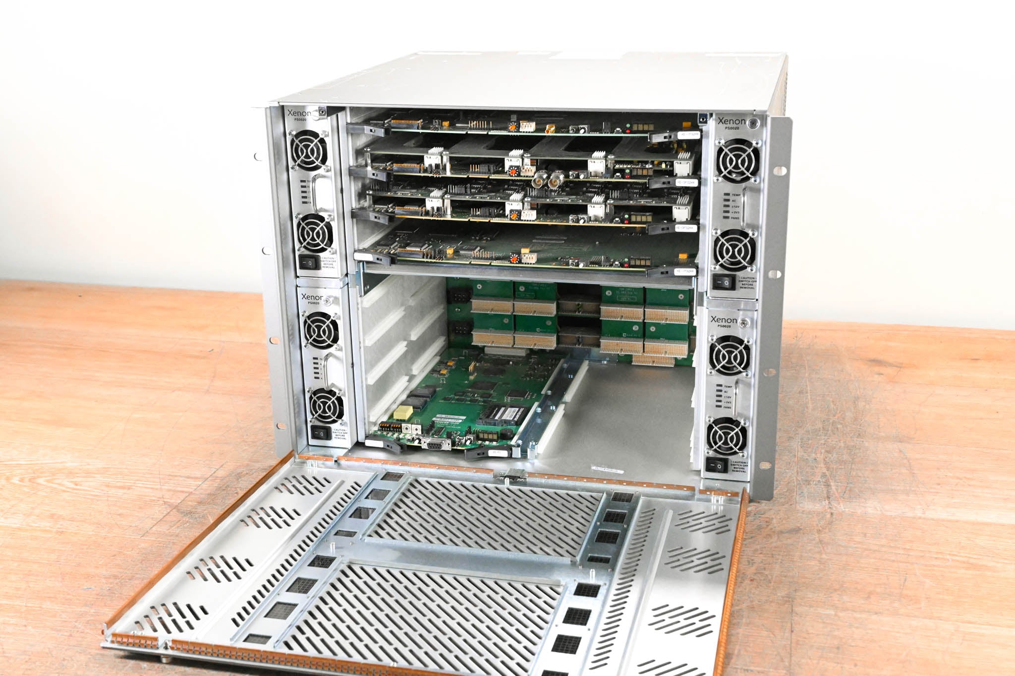 Evertz XE8-128x128 Xenon Multi-Format Router