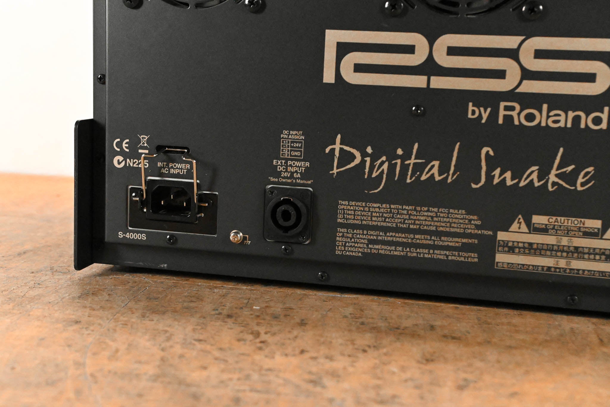 Roland S-4000S Digital Snake 40-Output Modular Stage Unit