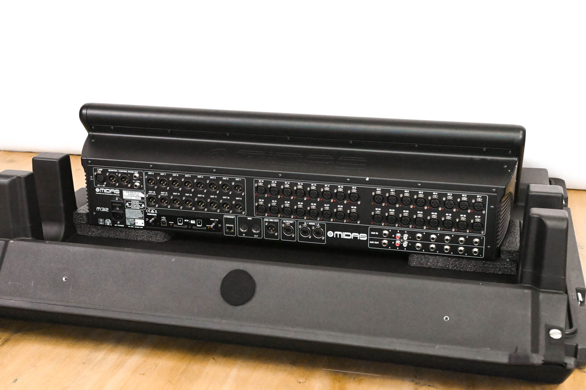 Midas M32 40-Channel Digital Audio Console with Road Case