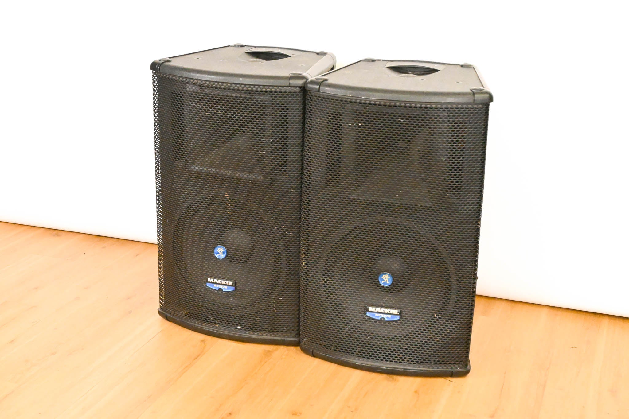 Mackie SA1521 15-inch 2-Way 500W Active Loudspeaker (PAIR) CG01YUW