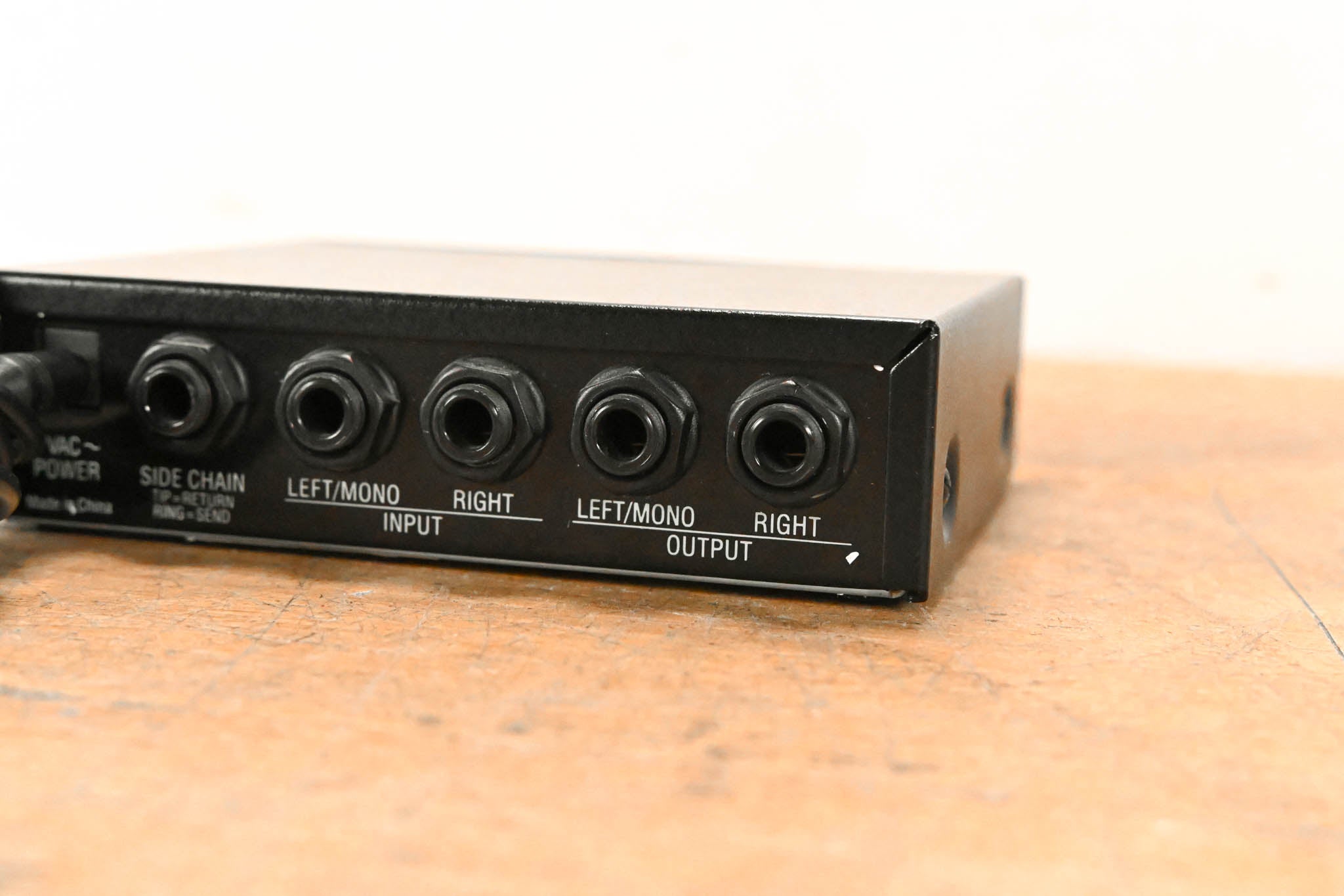 Alesis NanoCompressor RMS/Peak Stereo Compressor