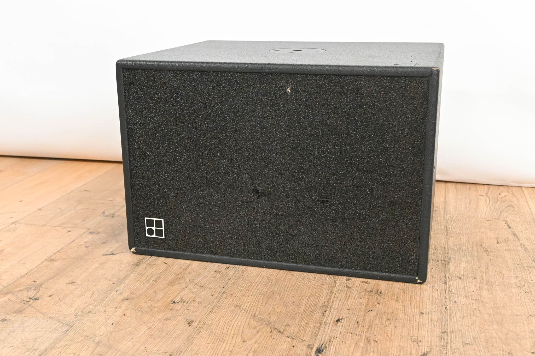 d&b audiotechnik E12-SUB Compact Bass-Reflex Subwoofer