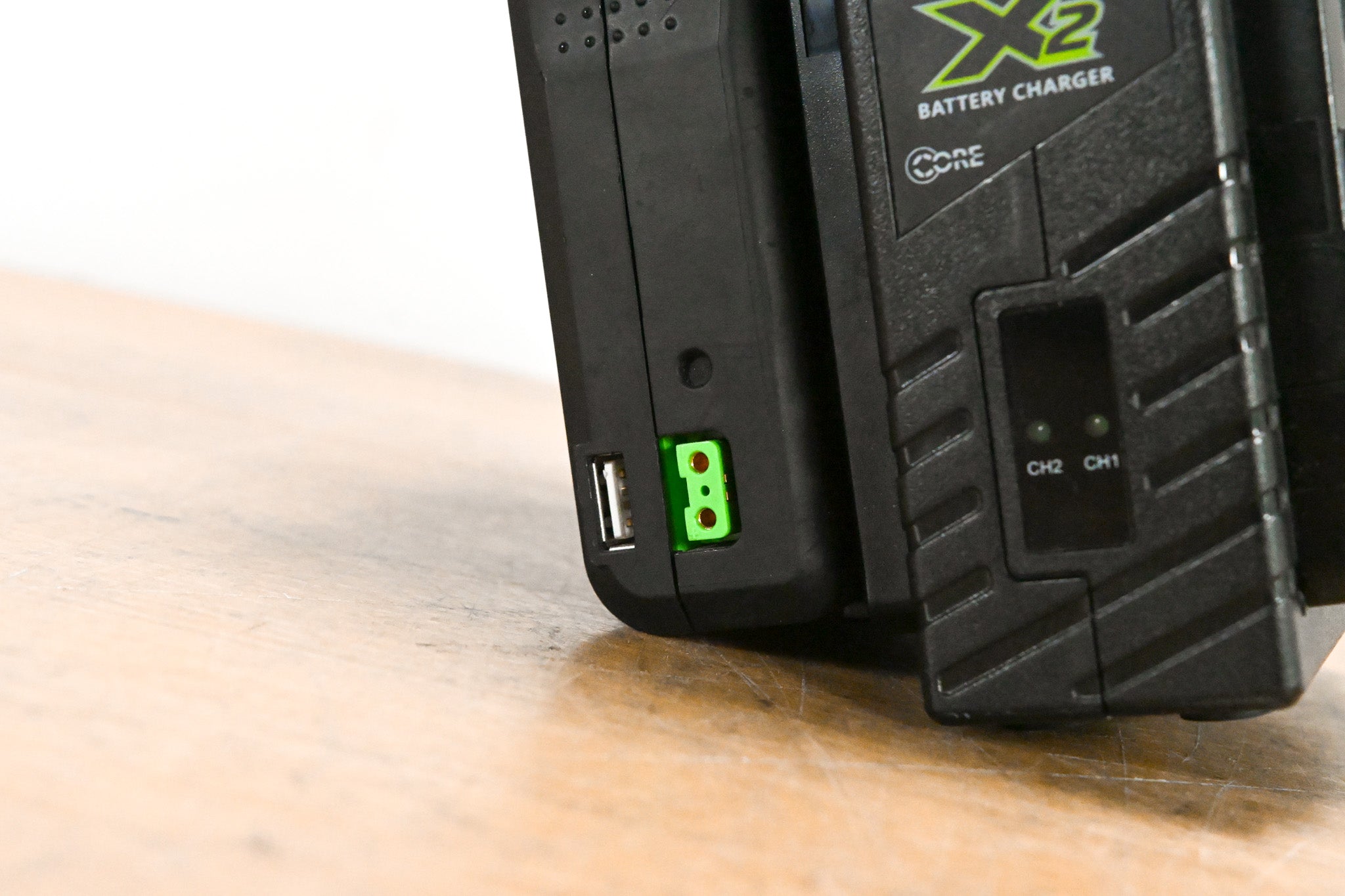 Core SWX GP-X2S Simultaneous Dual V-Mount Charger w/ one Battery