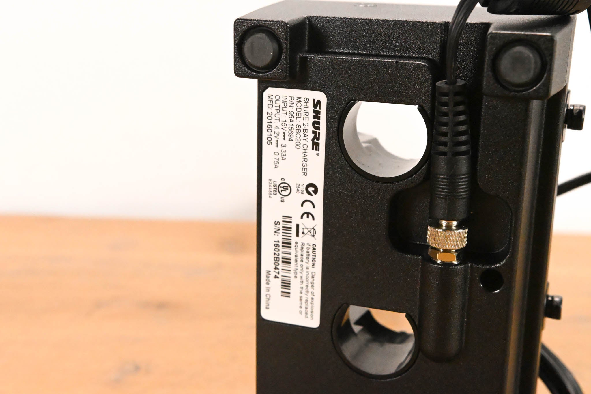 Shure SBC200 Dual Docking Recharging Station