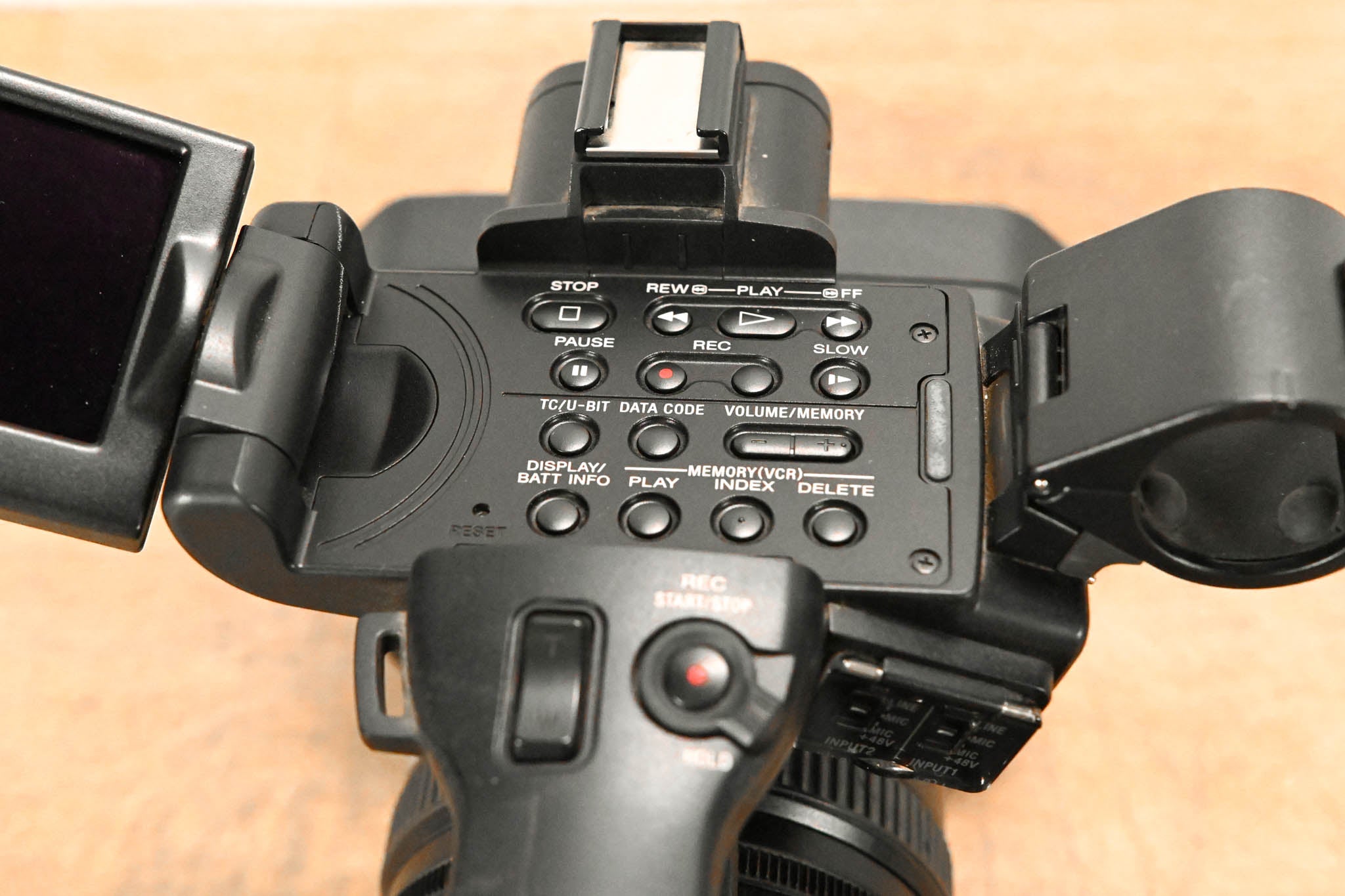 Sony HVR-Z5U Professional 1/3" 3-CMOS HDV Camcorder