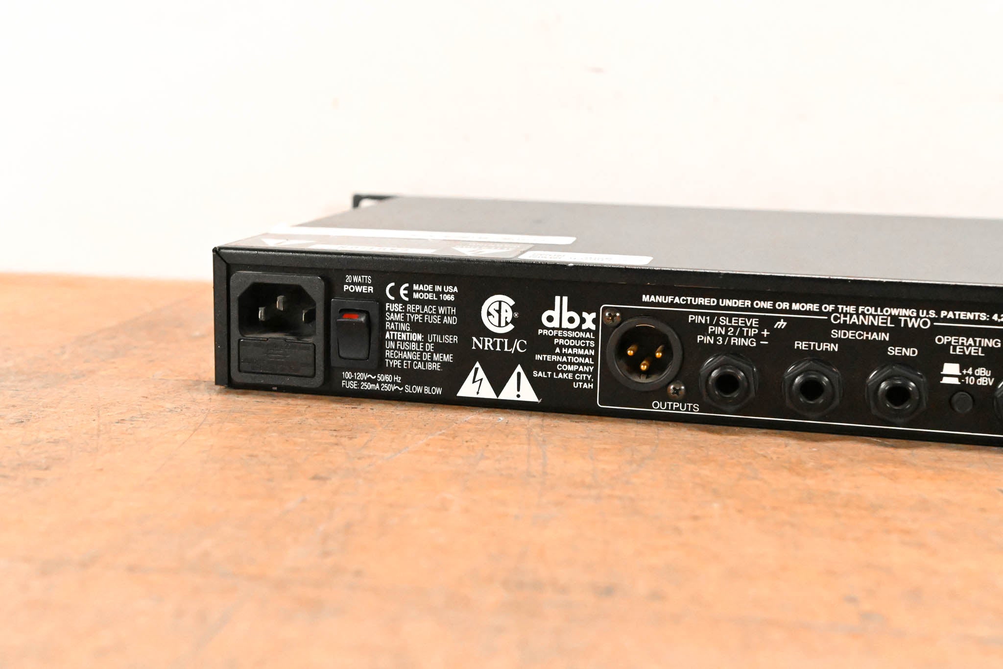 dbx 1066 2-Channel Compressor/Limiter/Gate