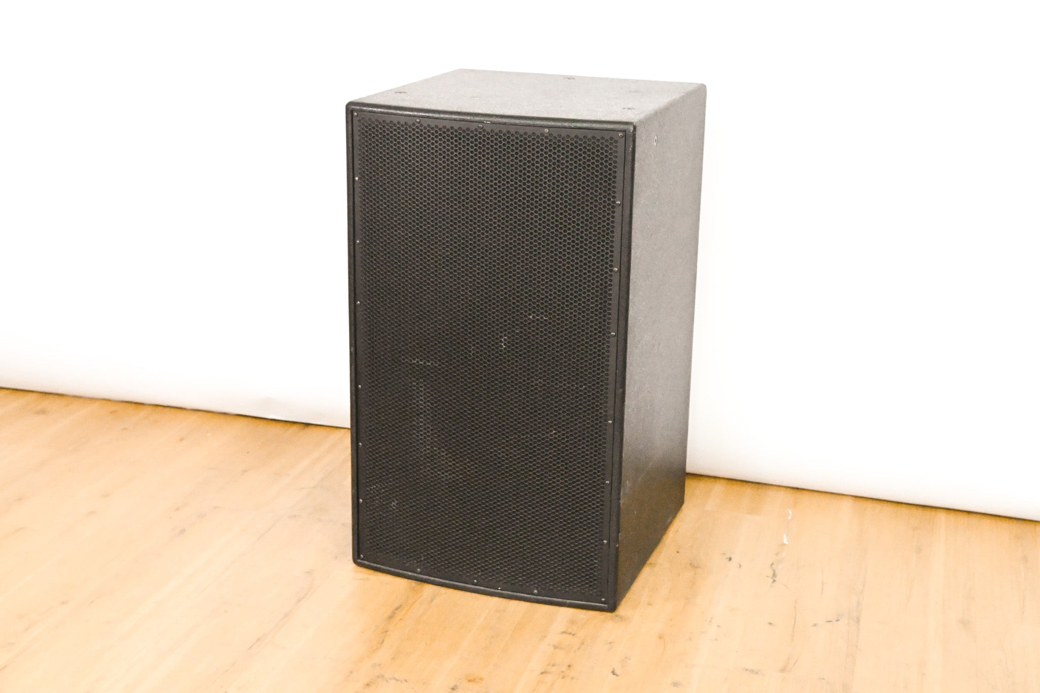 EAW SB625zP Dual 15-inch Subwoofer