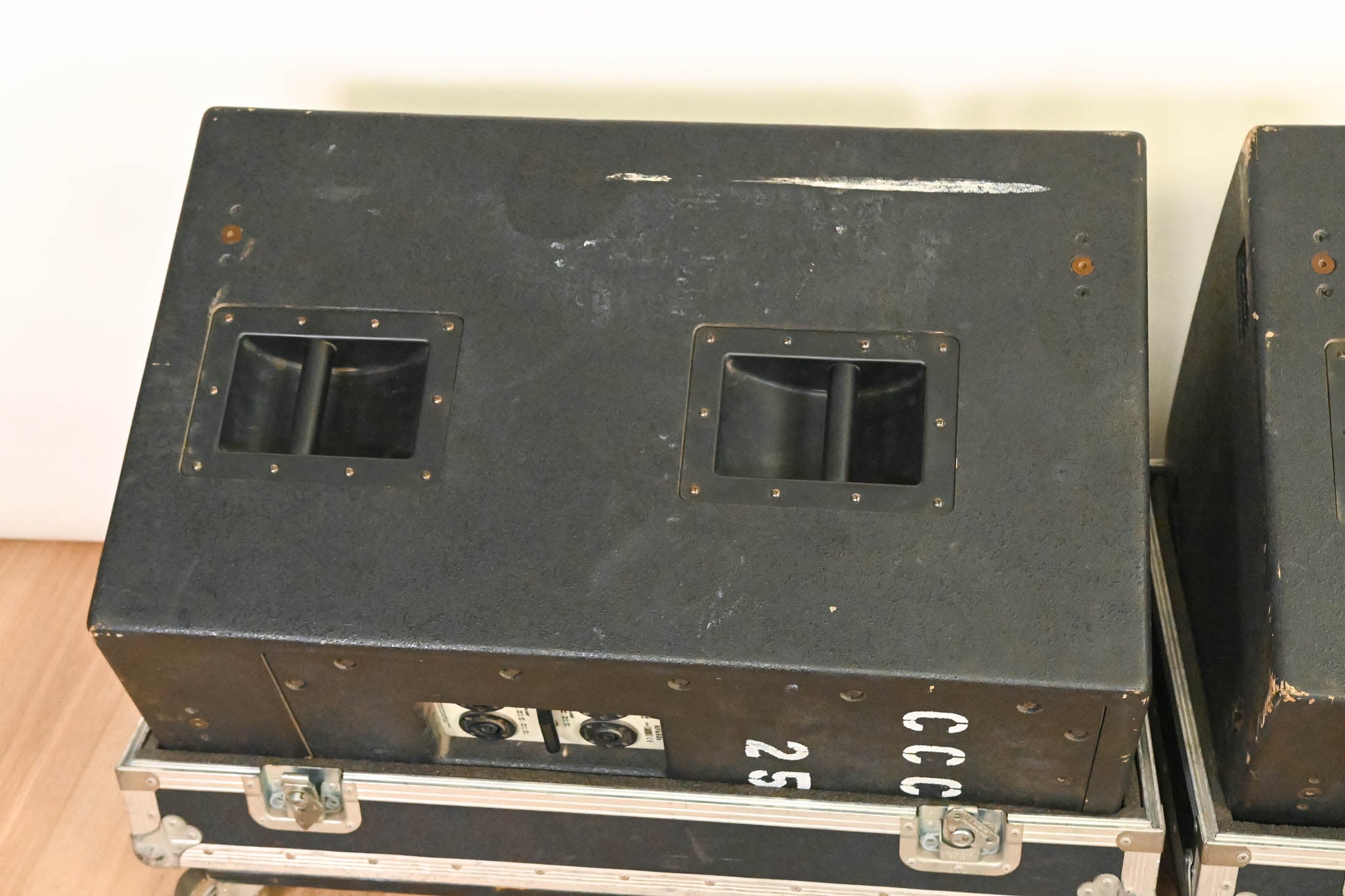 EAW KF650z Virtual Array Full Range Loudspeaker (PAIR) w/ Road Case