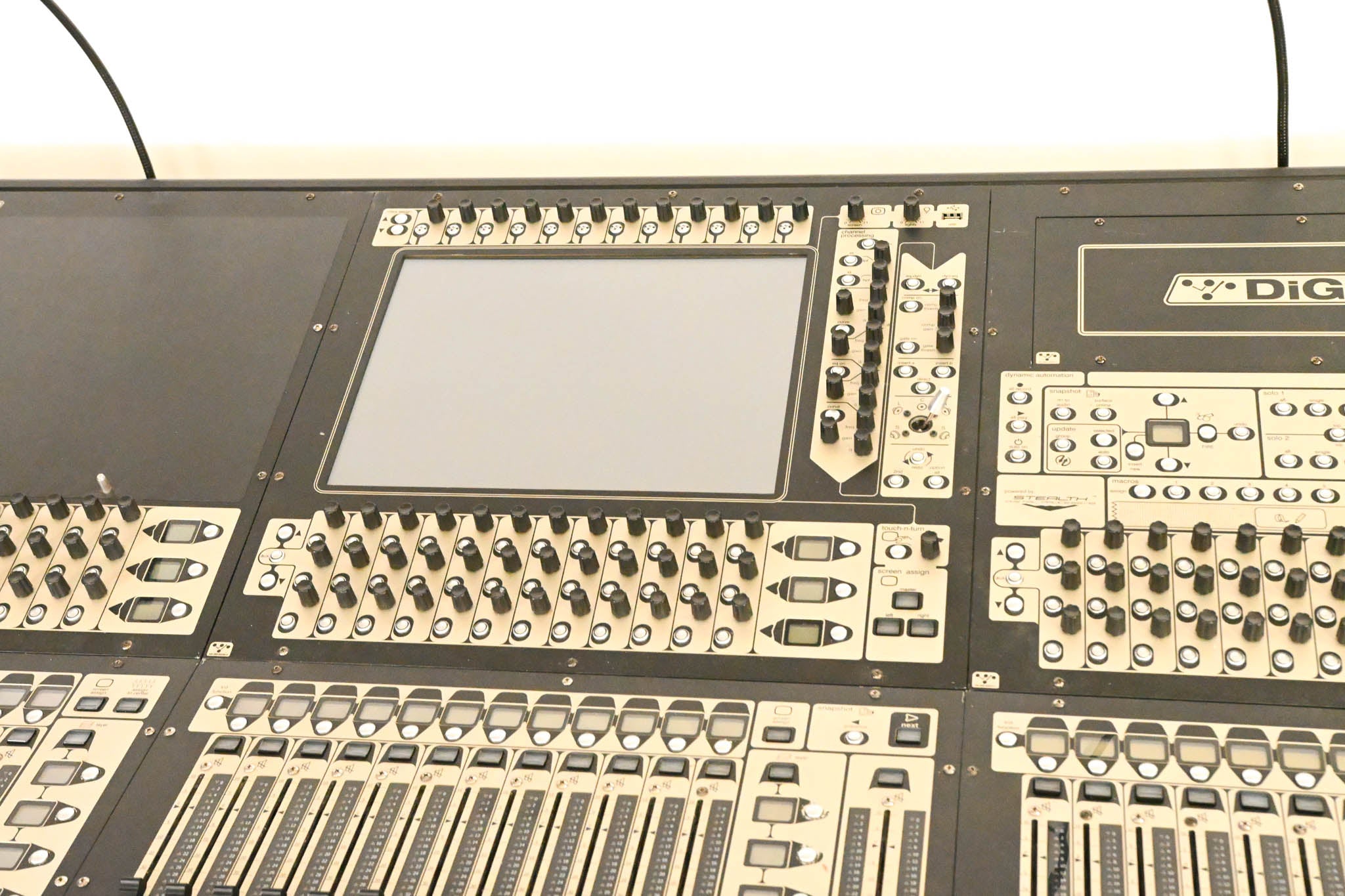 DiGiCo SD8 120-Channel Digital Mixing Console w/ ST Optical