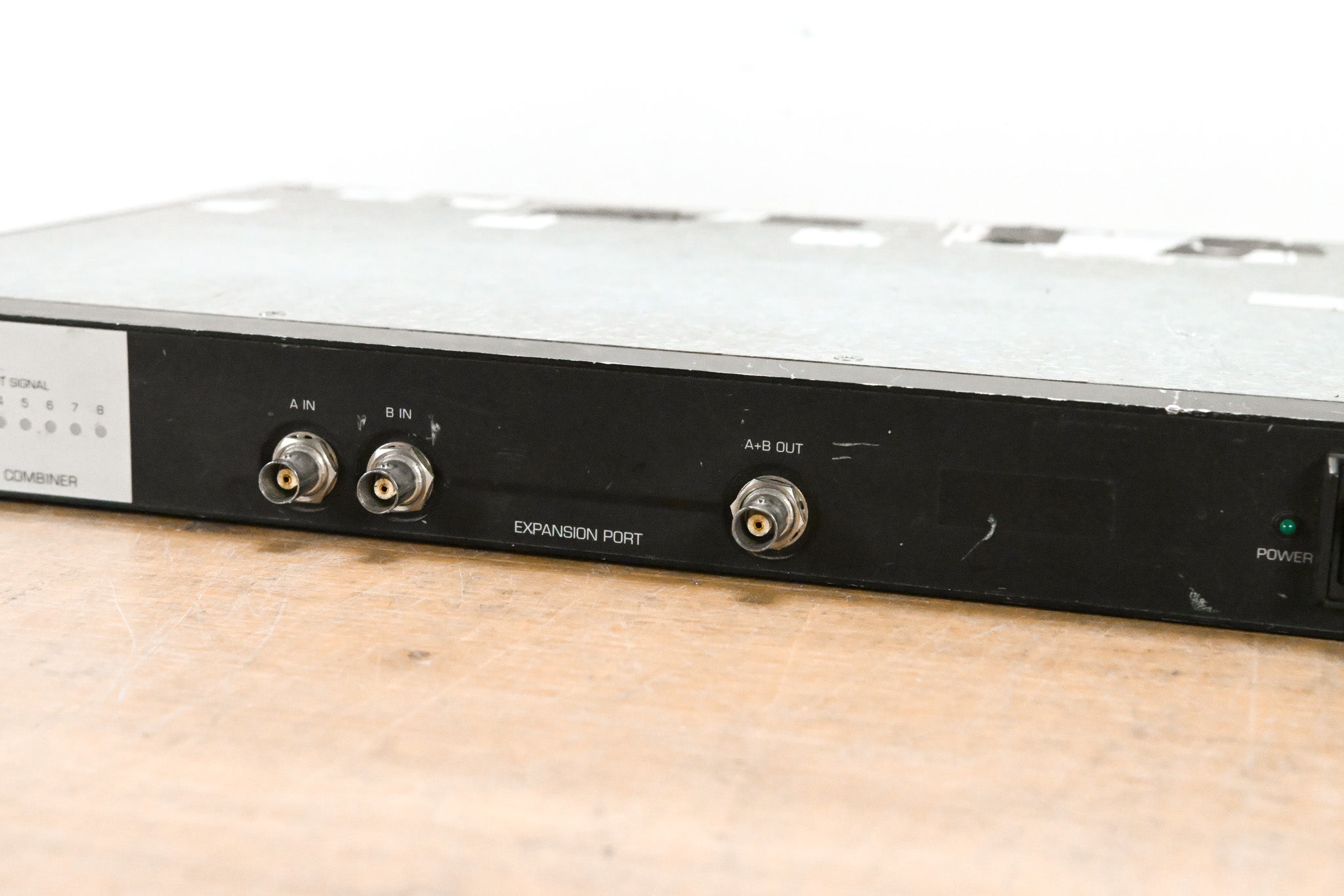 Shure PA821 470-870 MHz Antenna Combiner