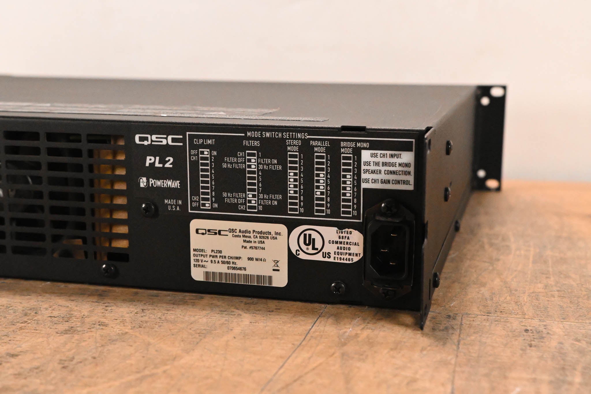QSC PL230 PowerLight 2 Series 2-Channel 1500W Power Amplifier
