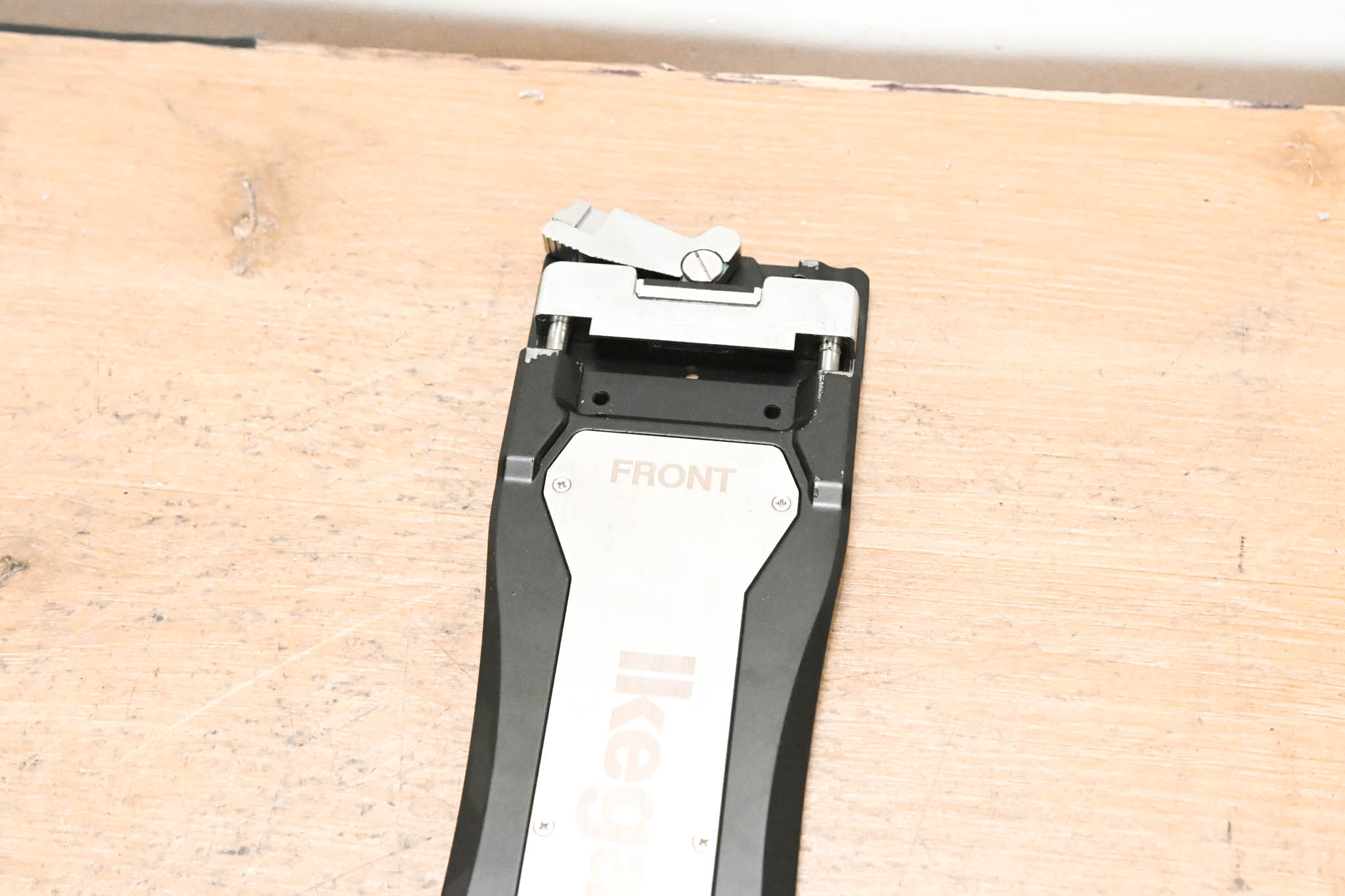 Ikegami T-430 Tripod Mounting Plate