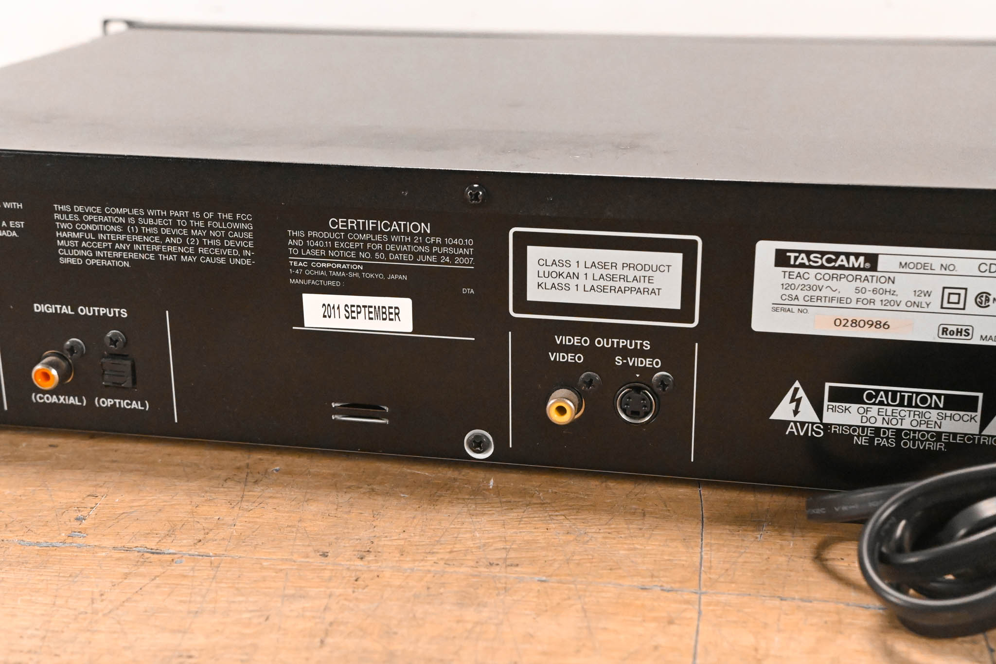 TASCAM CD-200i Rackmountable CD Player with iPod Dock